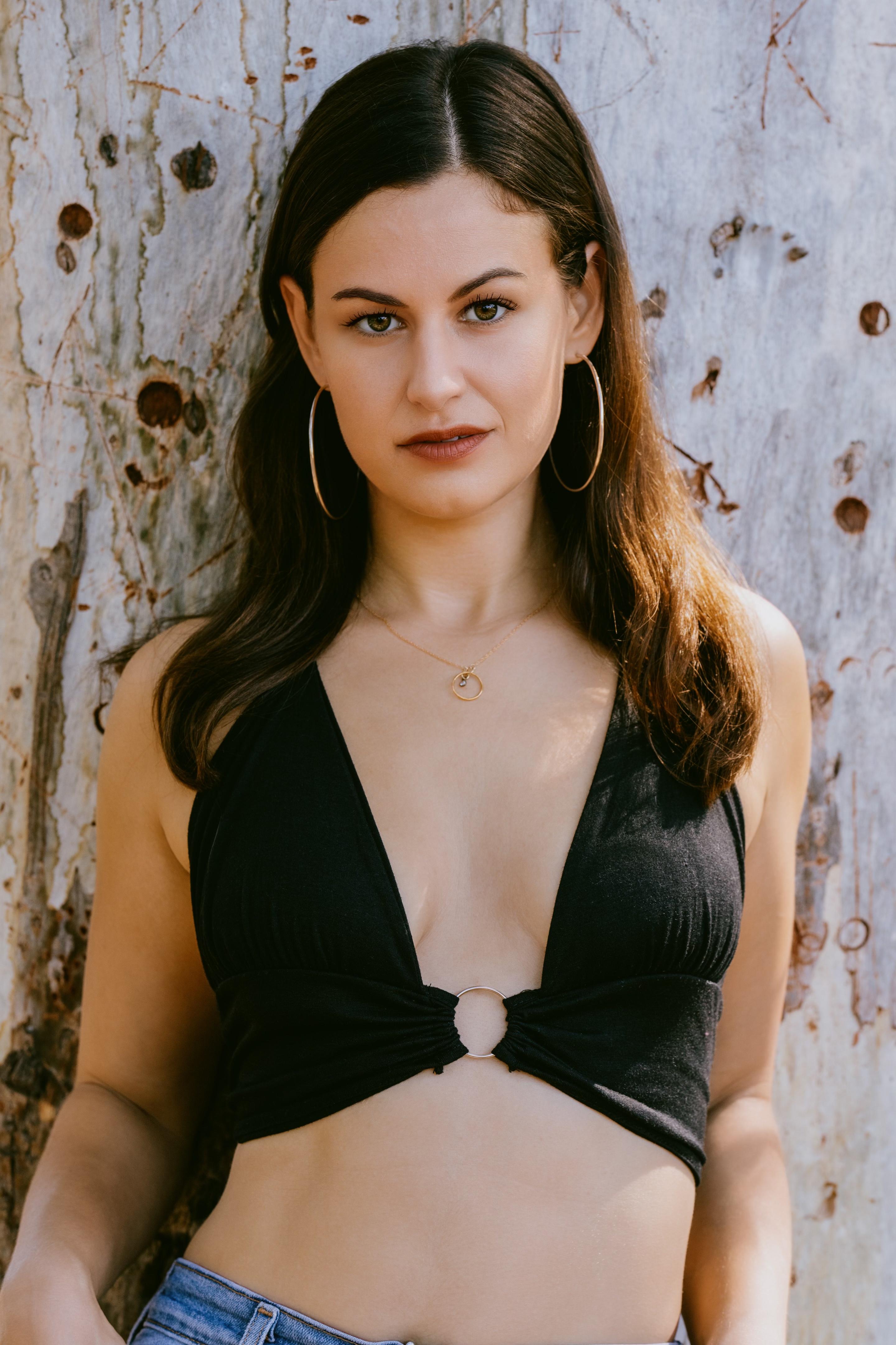 actor Chelsea Newman large photo