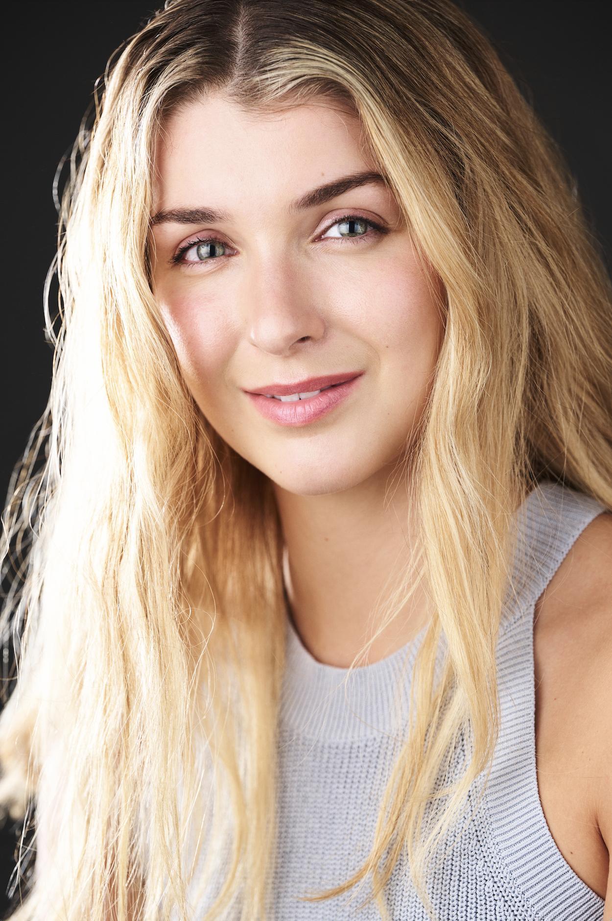 actor Aria Publicover large photo