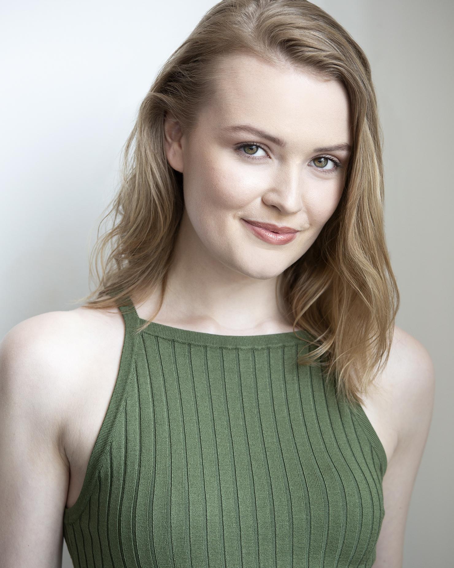 actor Erica Anderson large photo