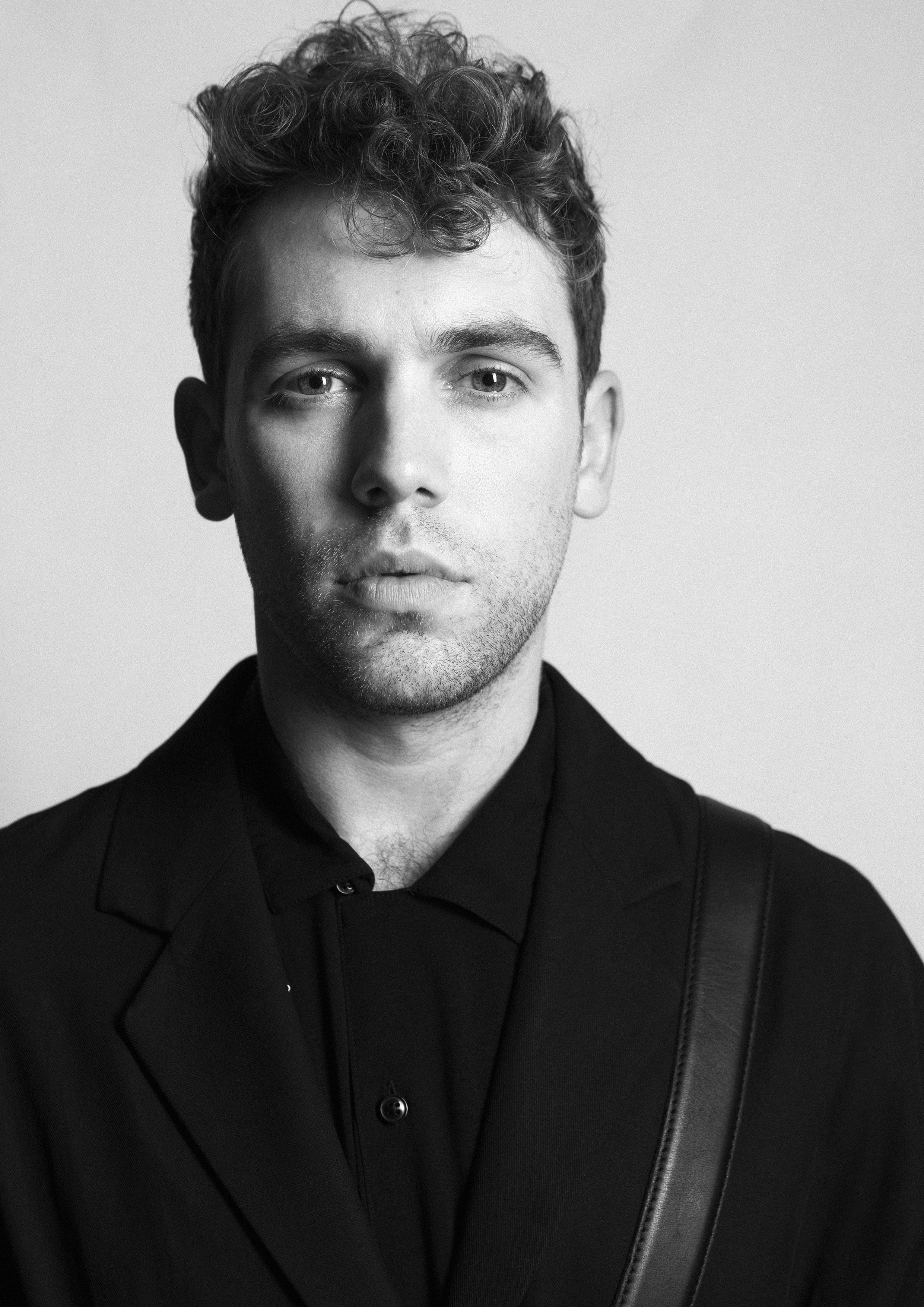 actor Billy Cullum large photo