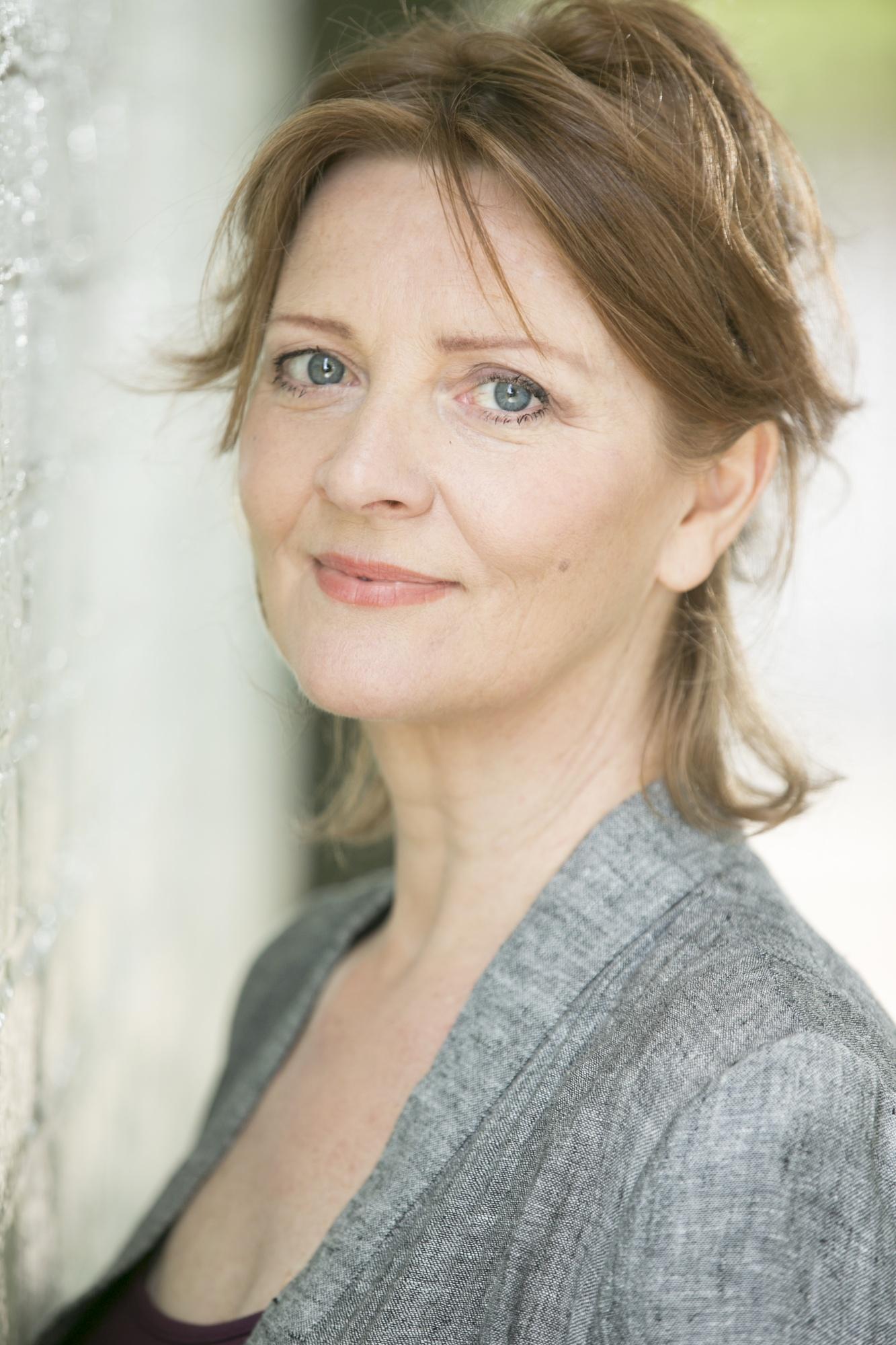 actor Yvonne O'Grady large photo