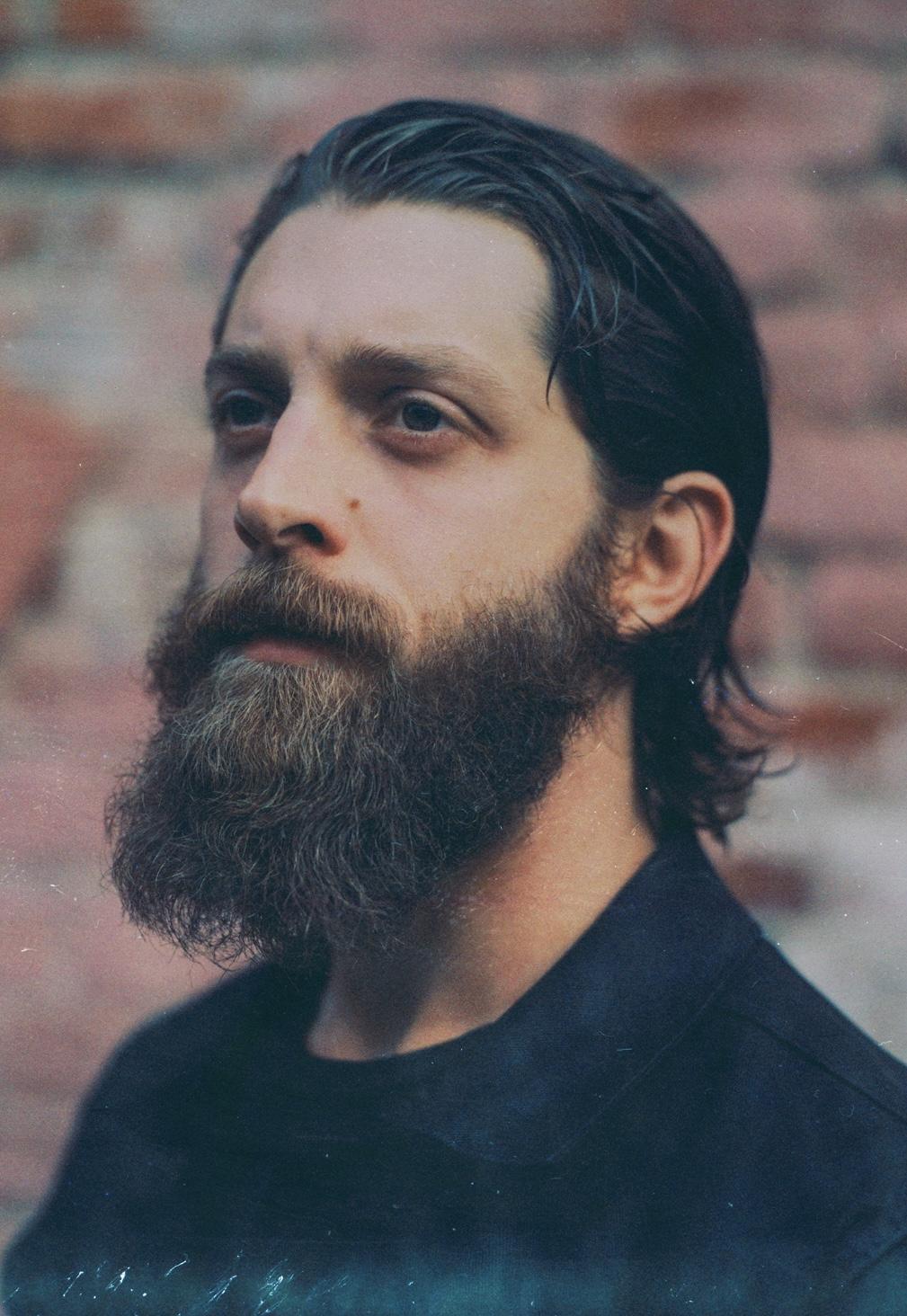 actor Jon Oswald large photo