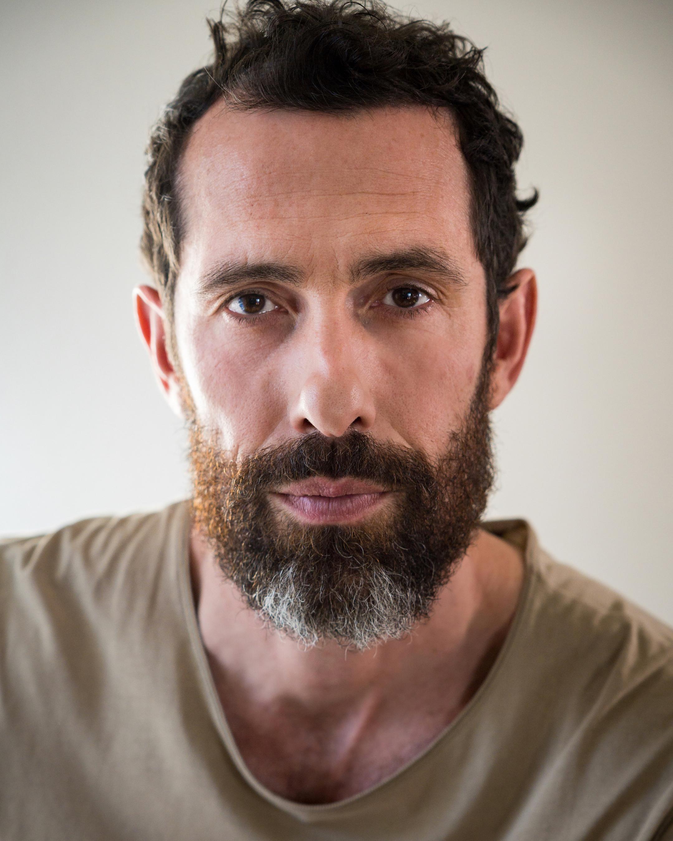 actor Mikaal Bates large photo