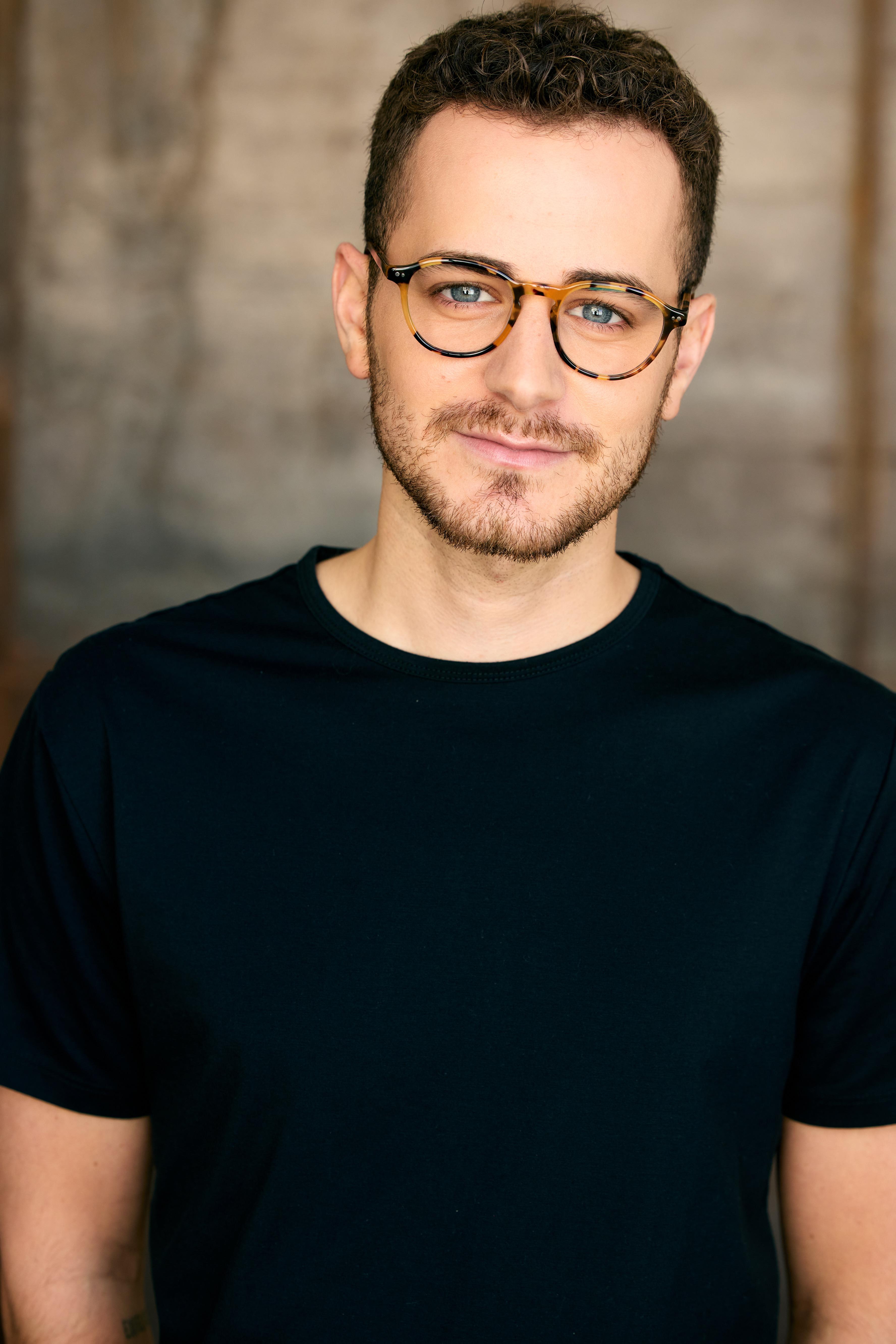 actor Nick Grava large photo