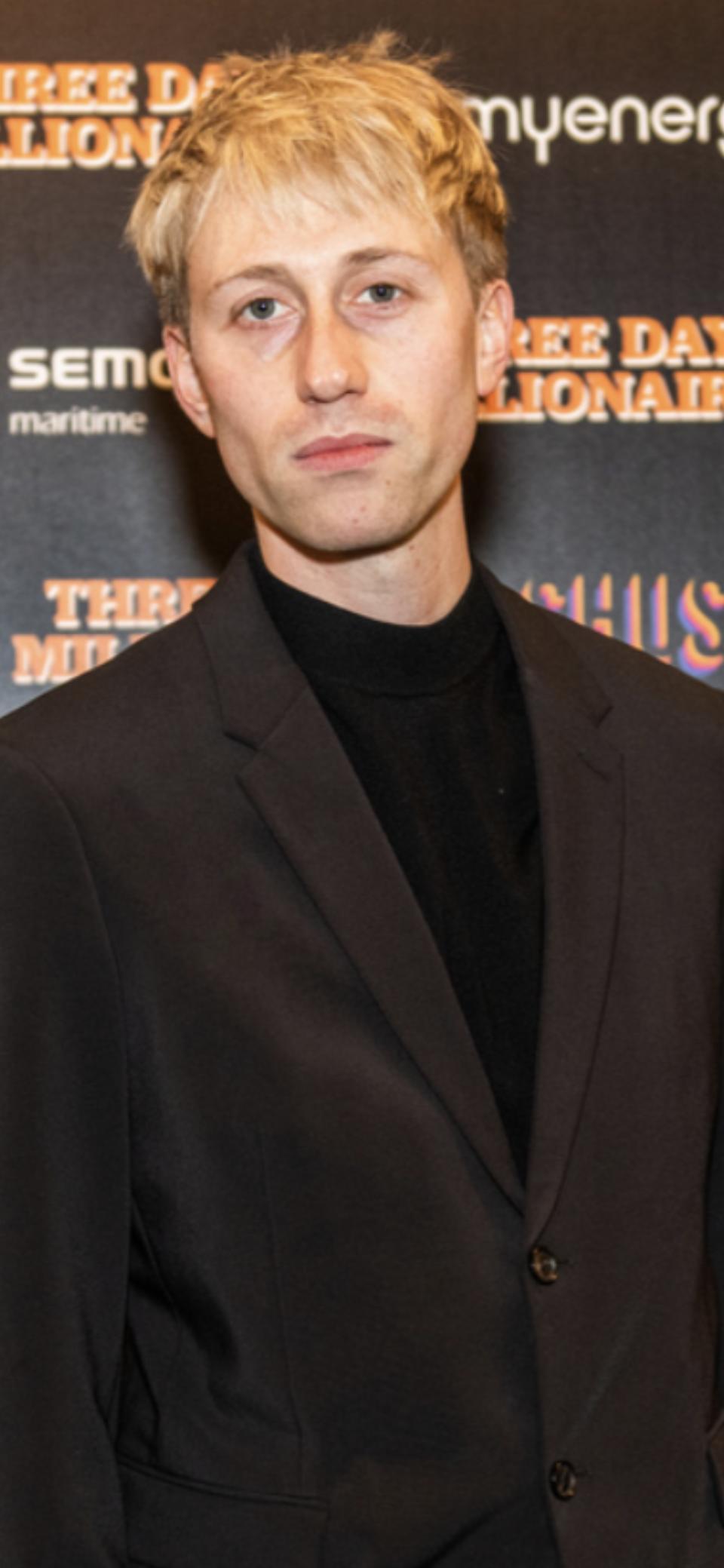 actor Michael Kinsey large photo