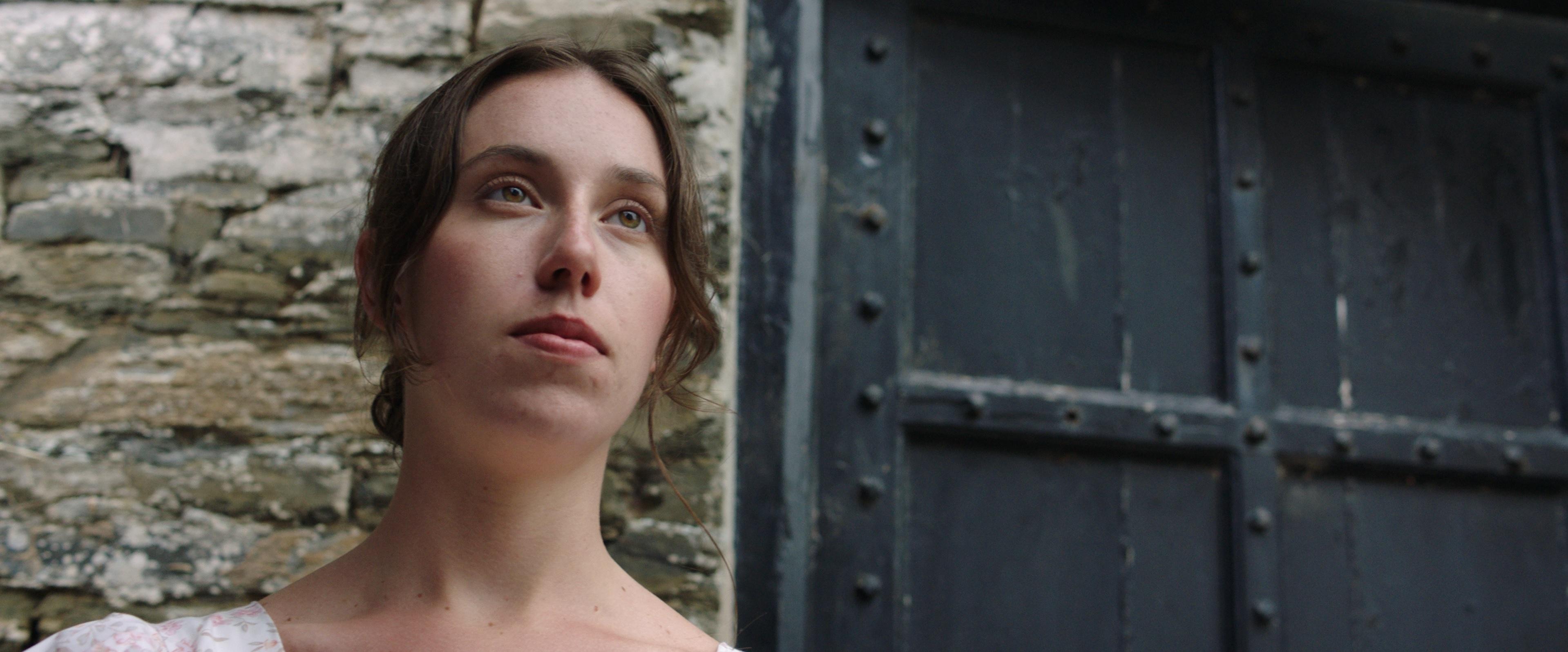 actor Chloe Endean large photo