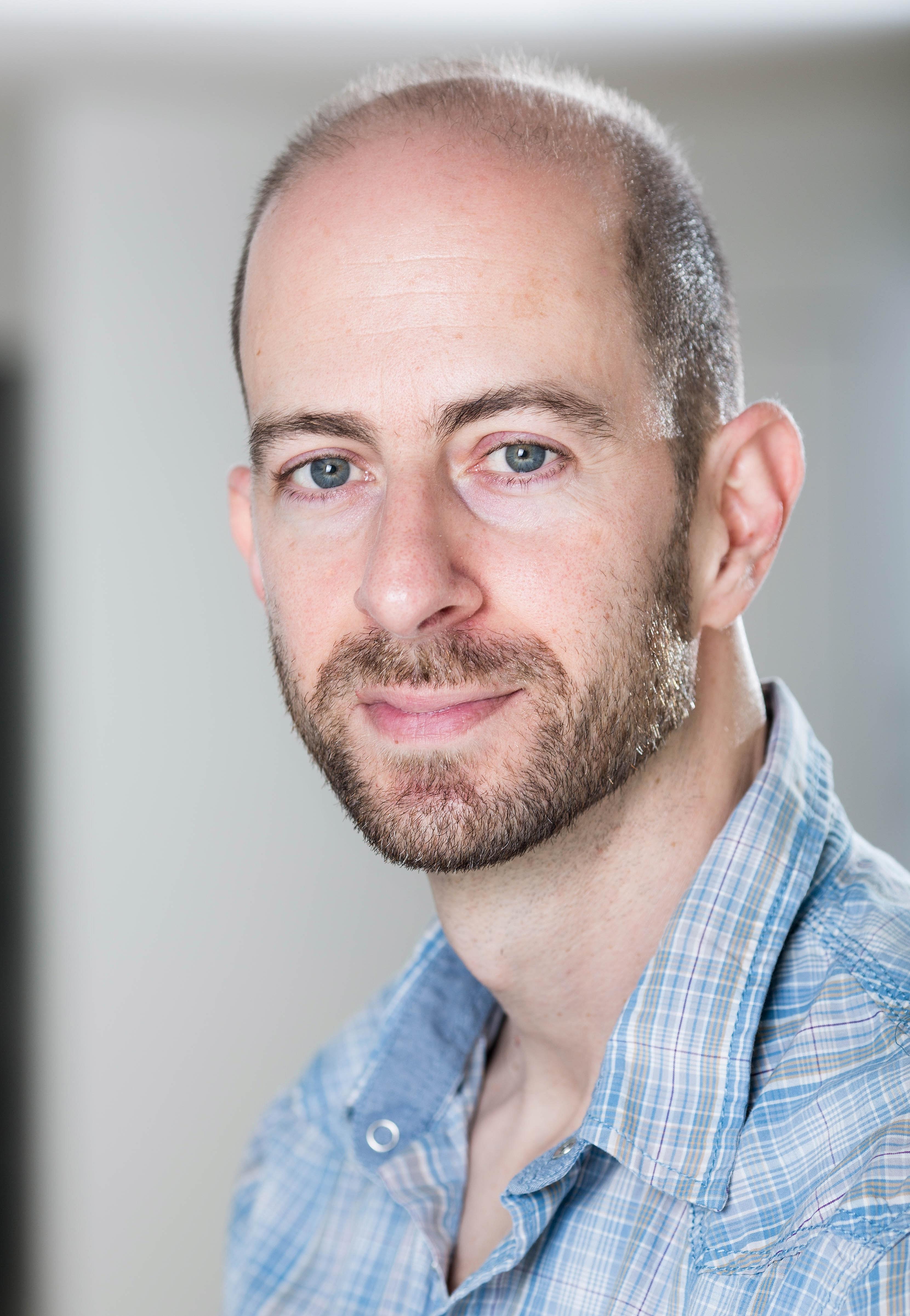 actor Ernie Grunwald large photo