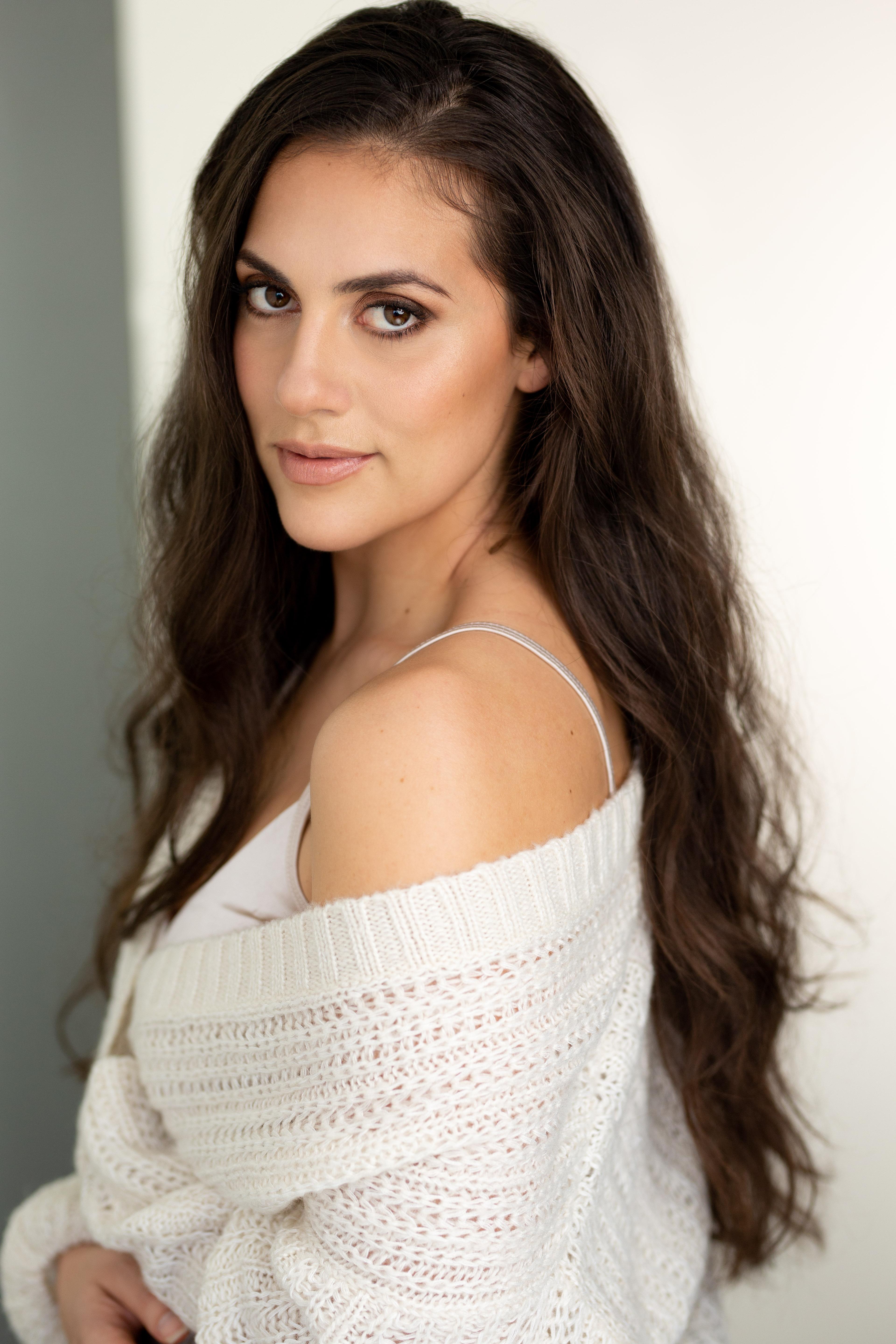 actor Alethea Sholomenko large photo