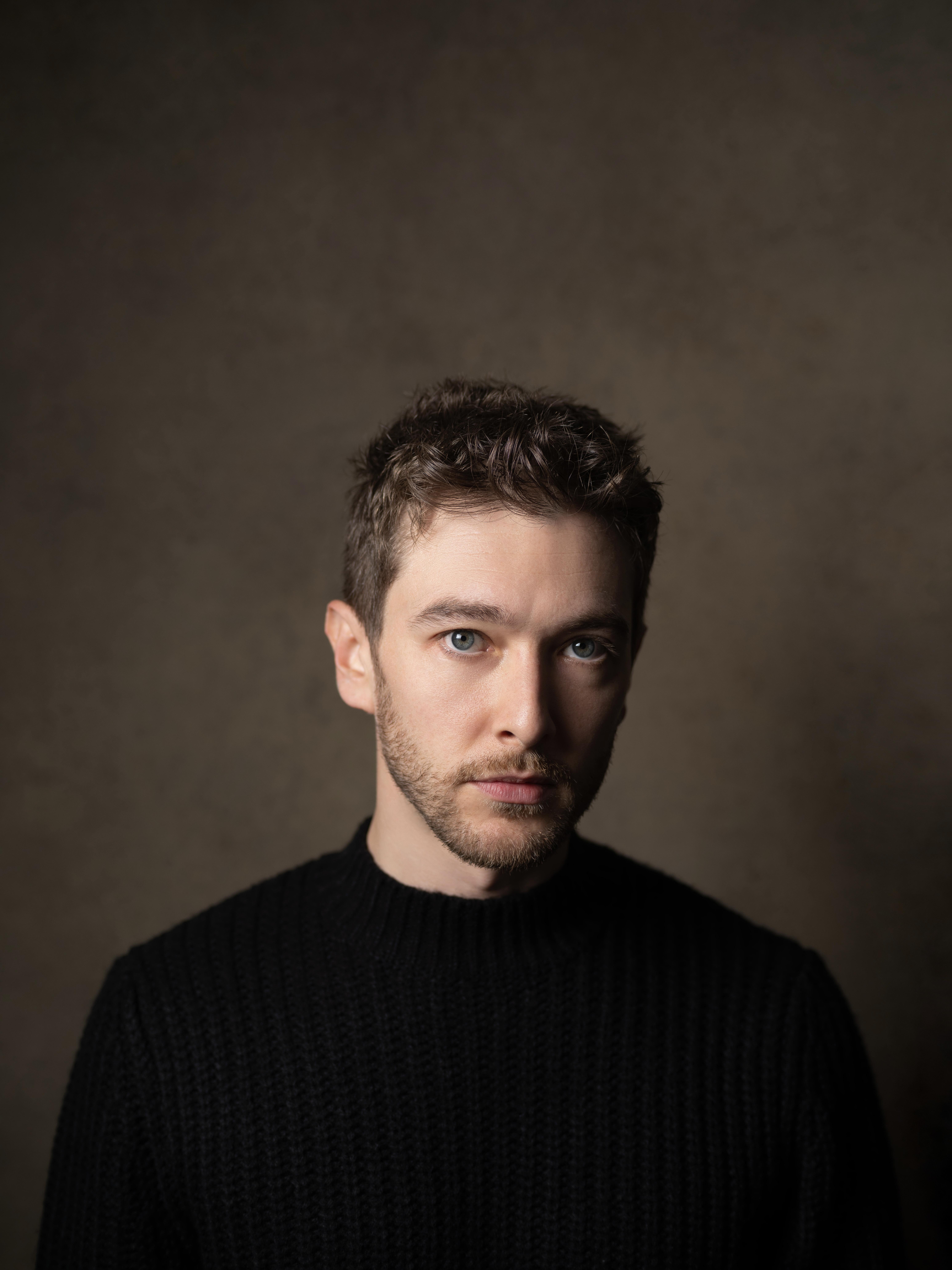 actor Laurence Perry large photo