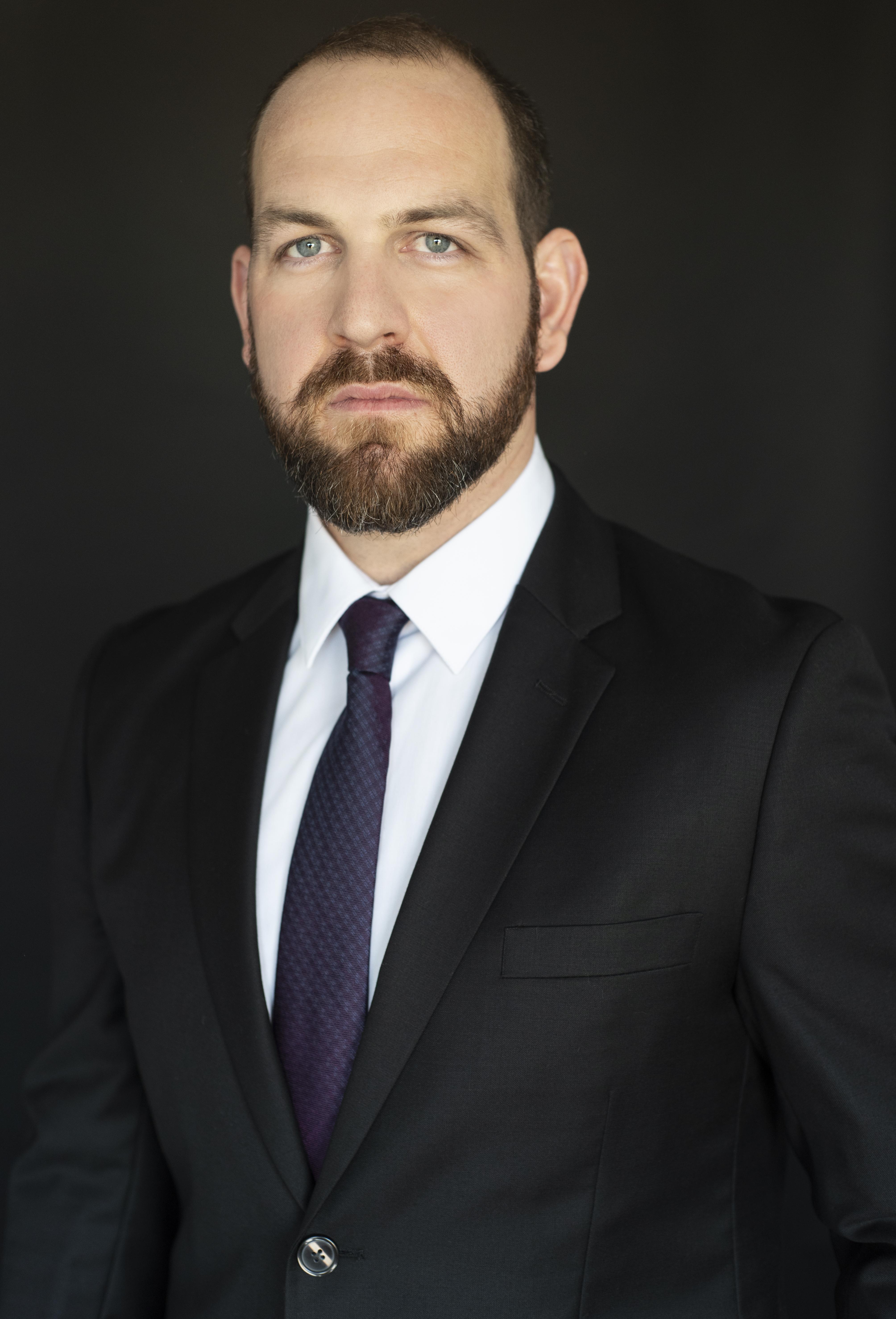 actor Justin Bott large photo