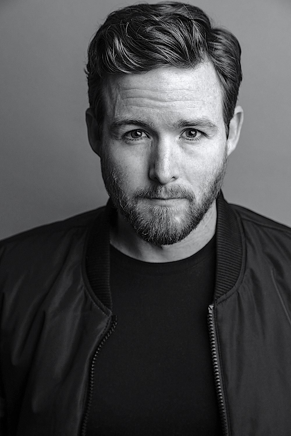 actor Tom Downing large photo