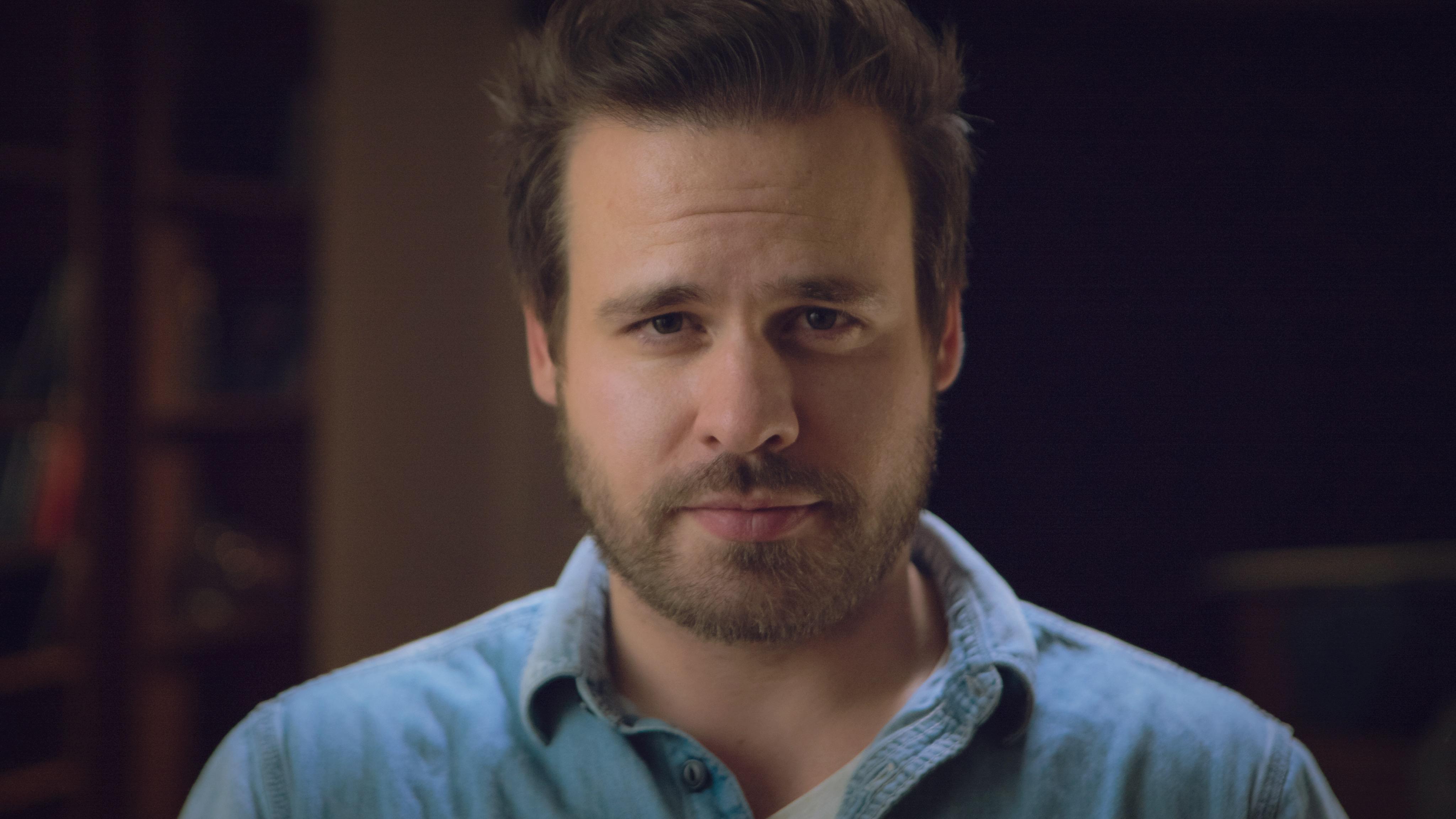 actor Mike Langer large photo