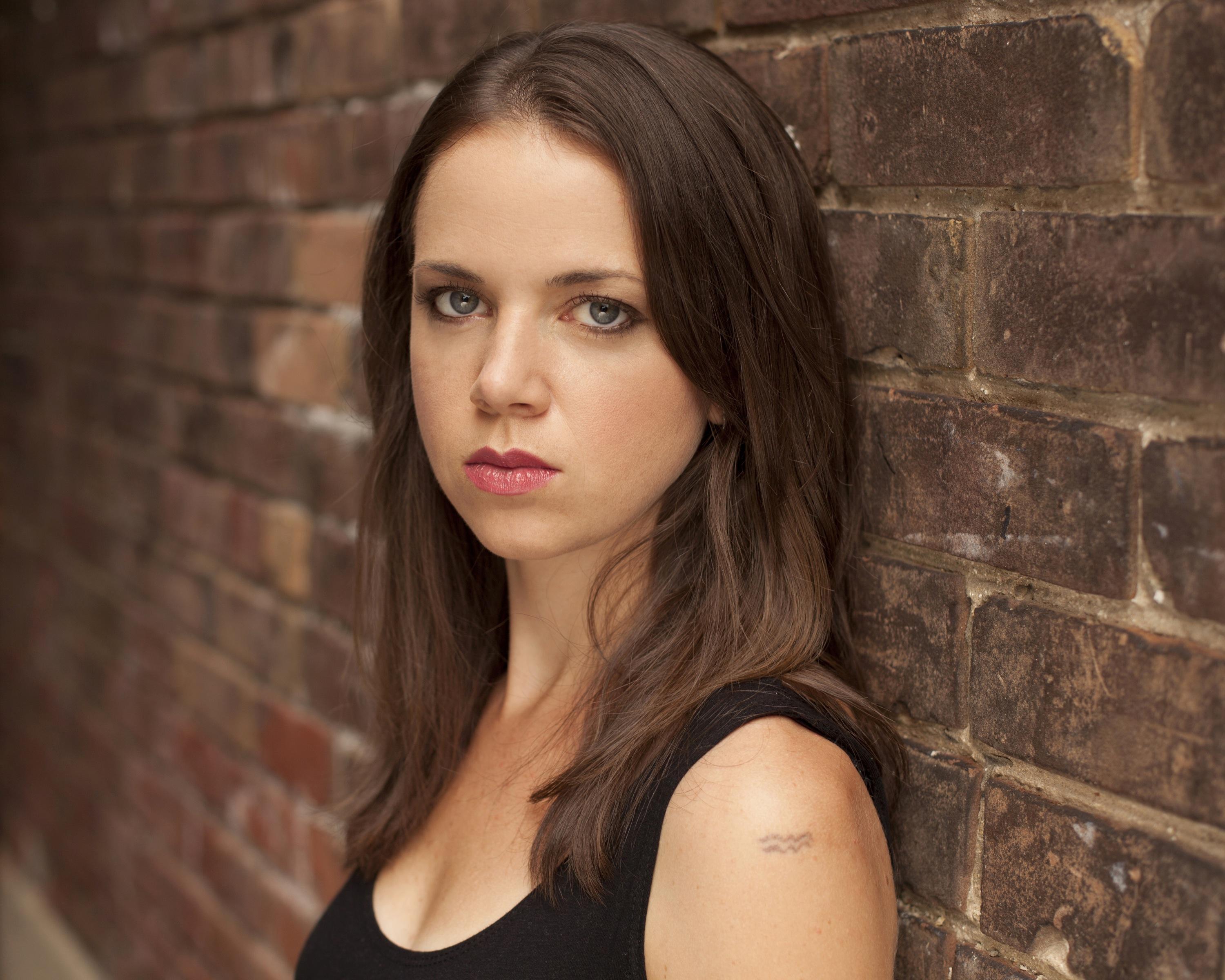 actor Gillian Ferrier large photo