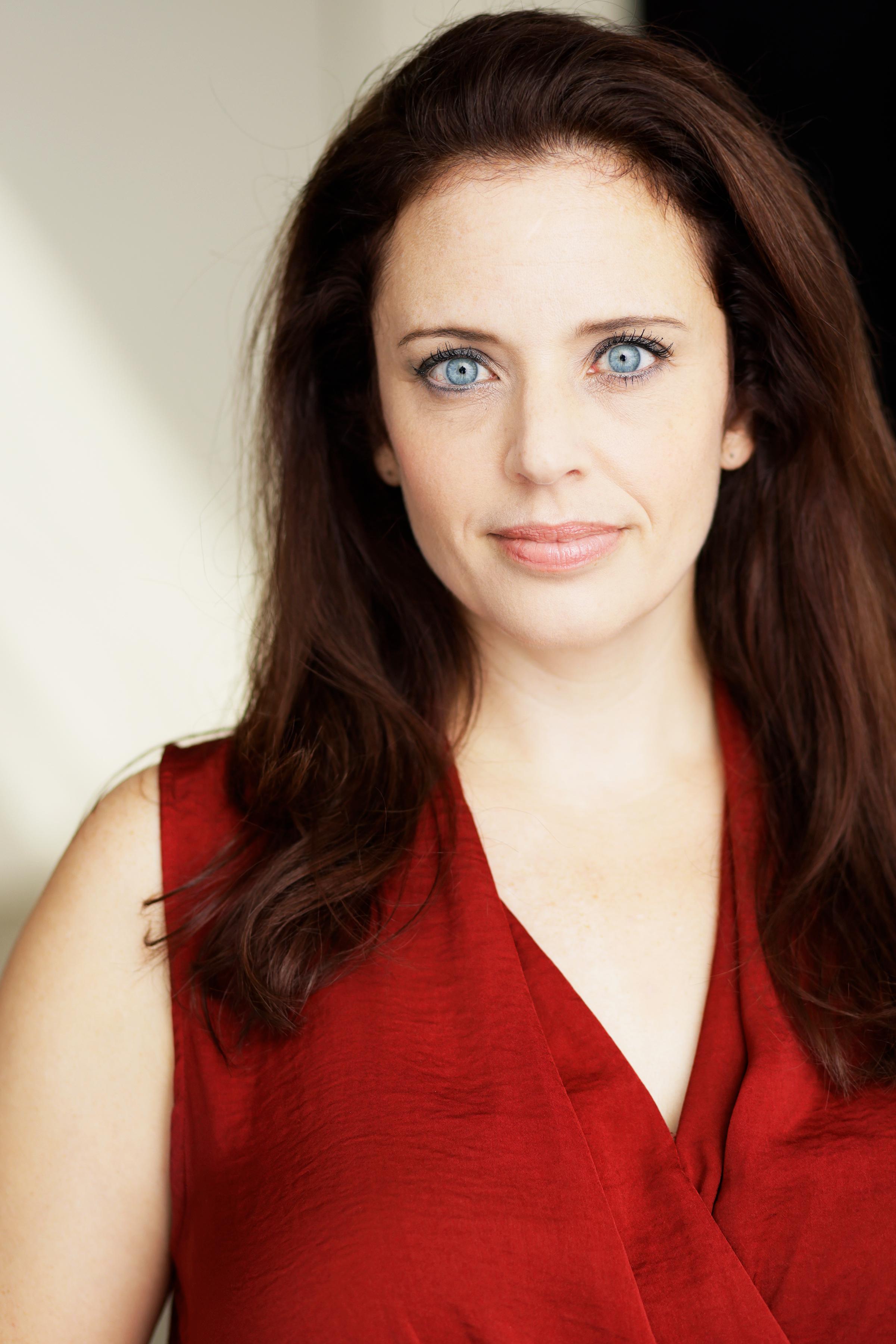 actor Amanda Casarella large photo