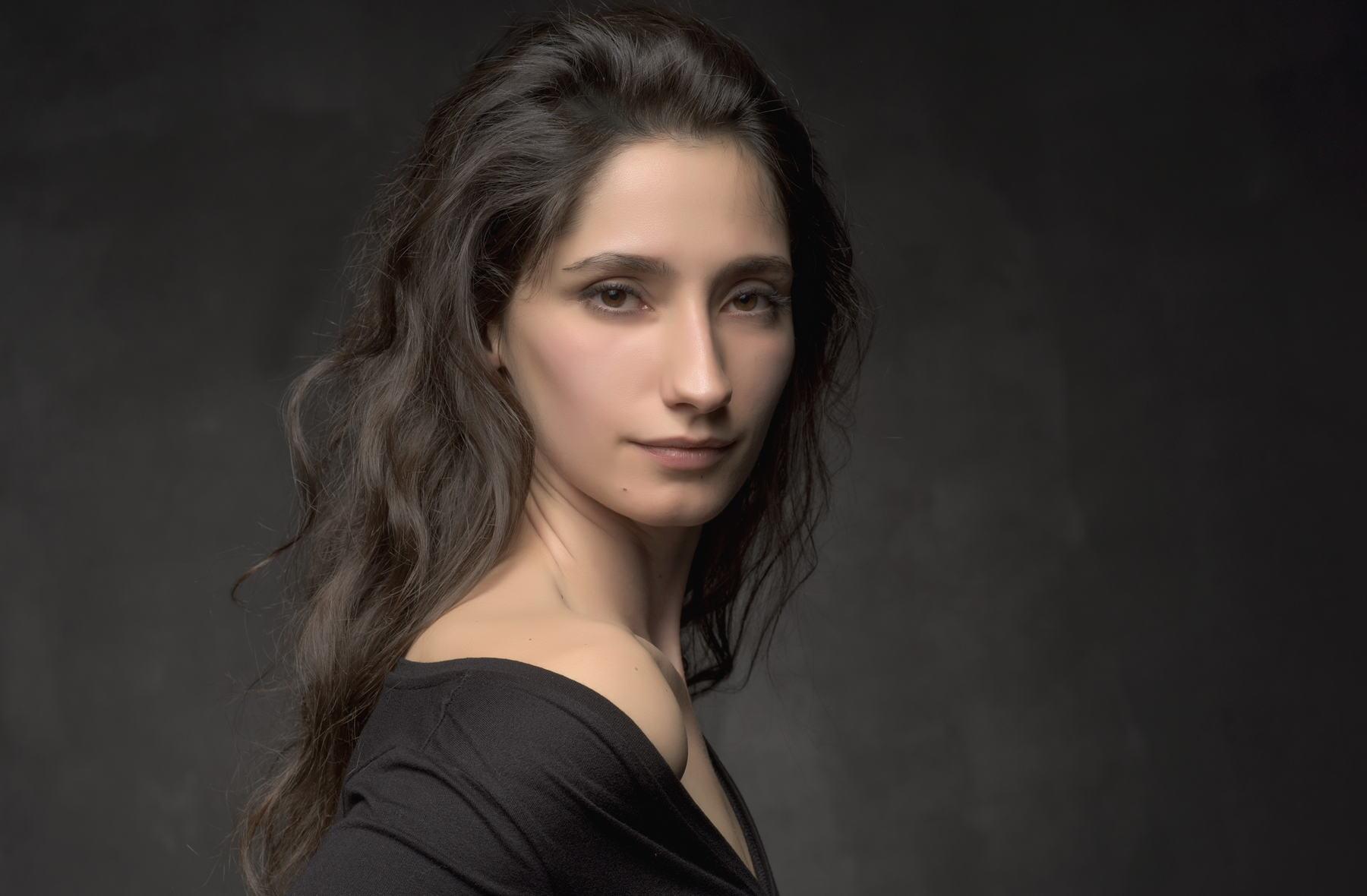 actor Nilay Erdönmez large photo