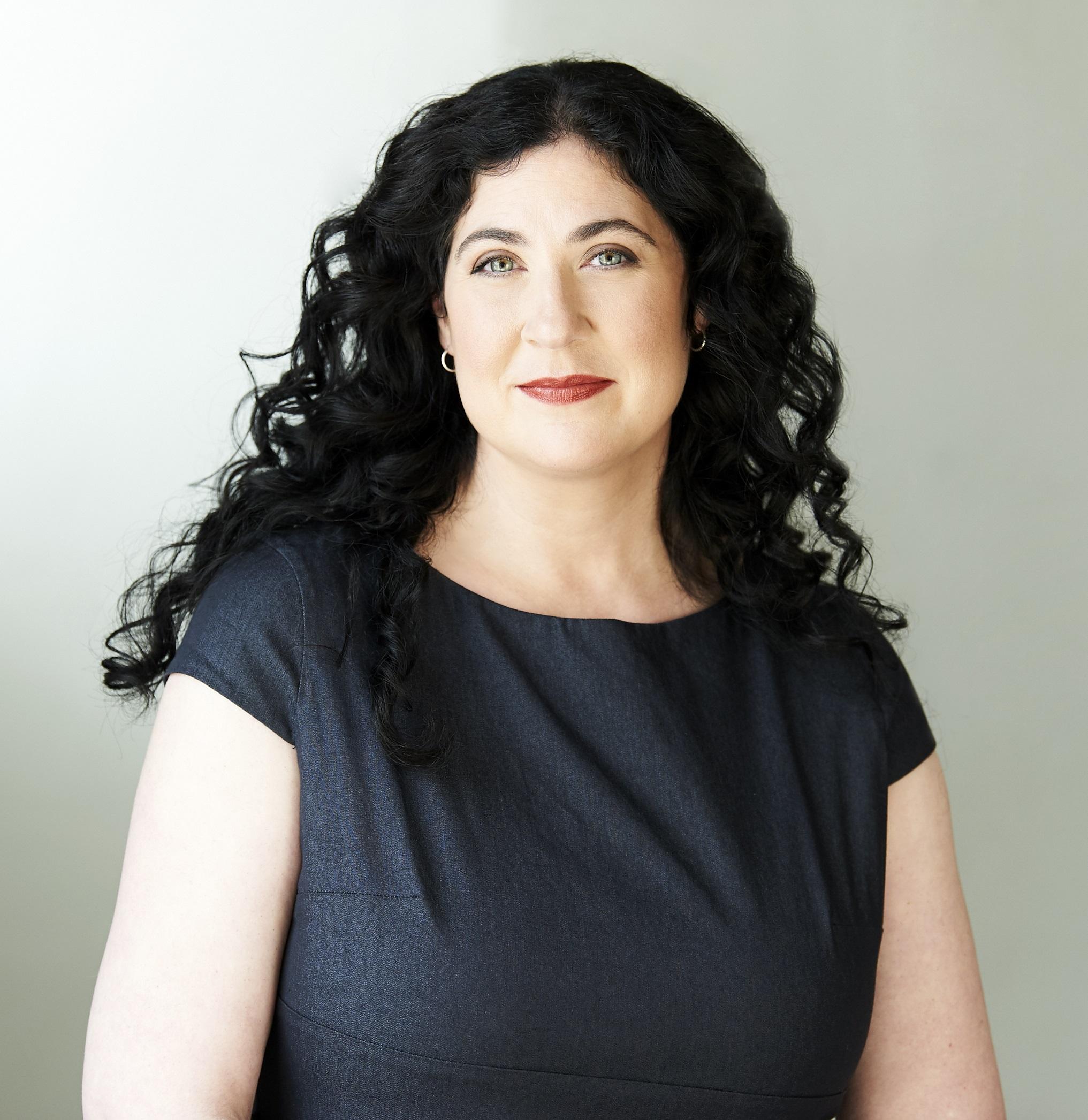 actor Adrienne Kelly large photo