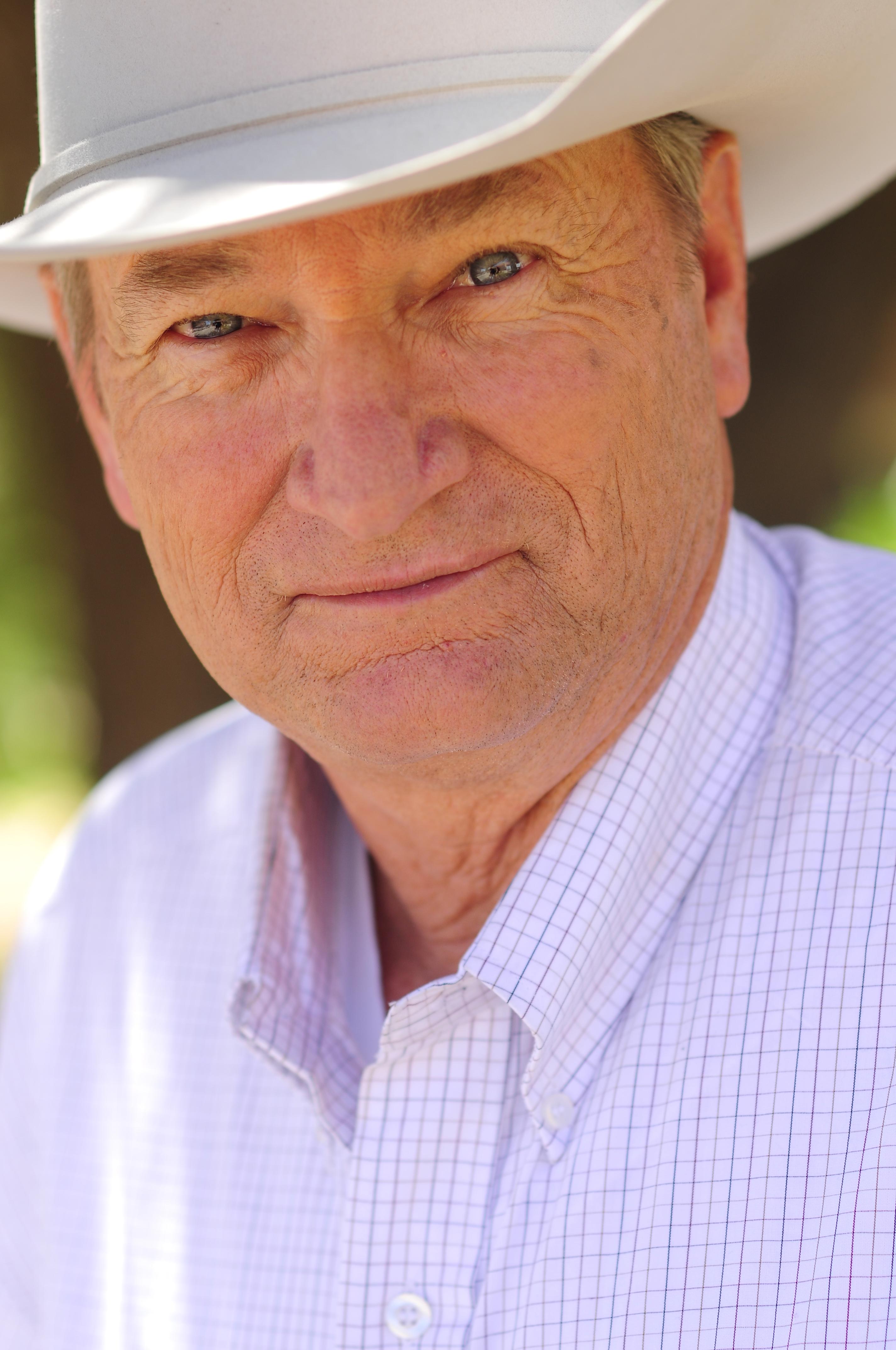 actor Paul Howard Smith large photo