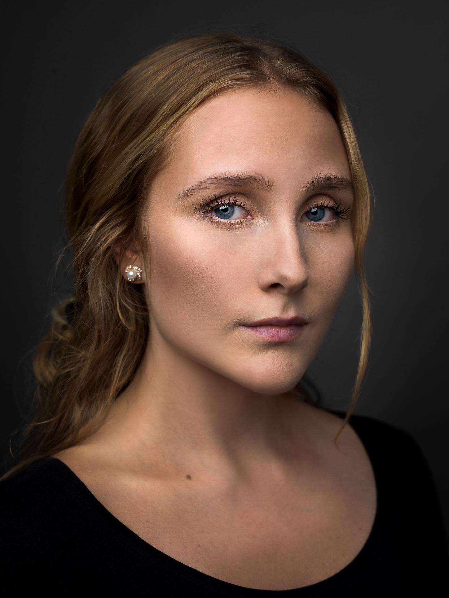 actor Moa Stefansdotter large photo