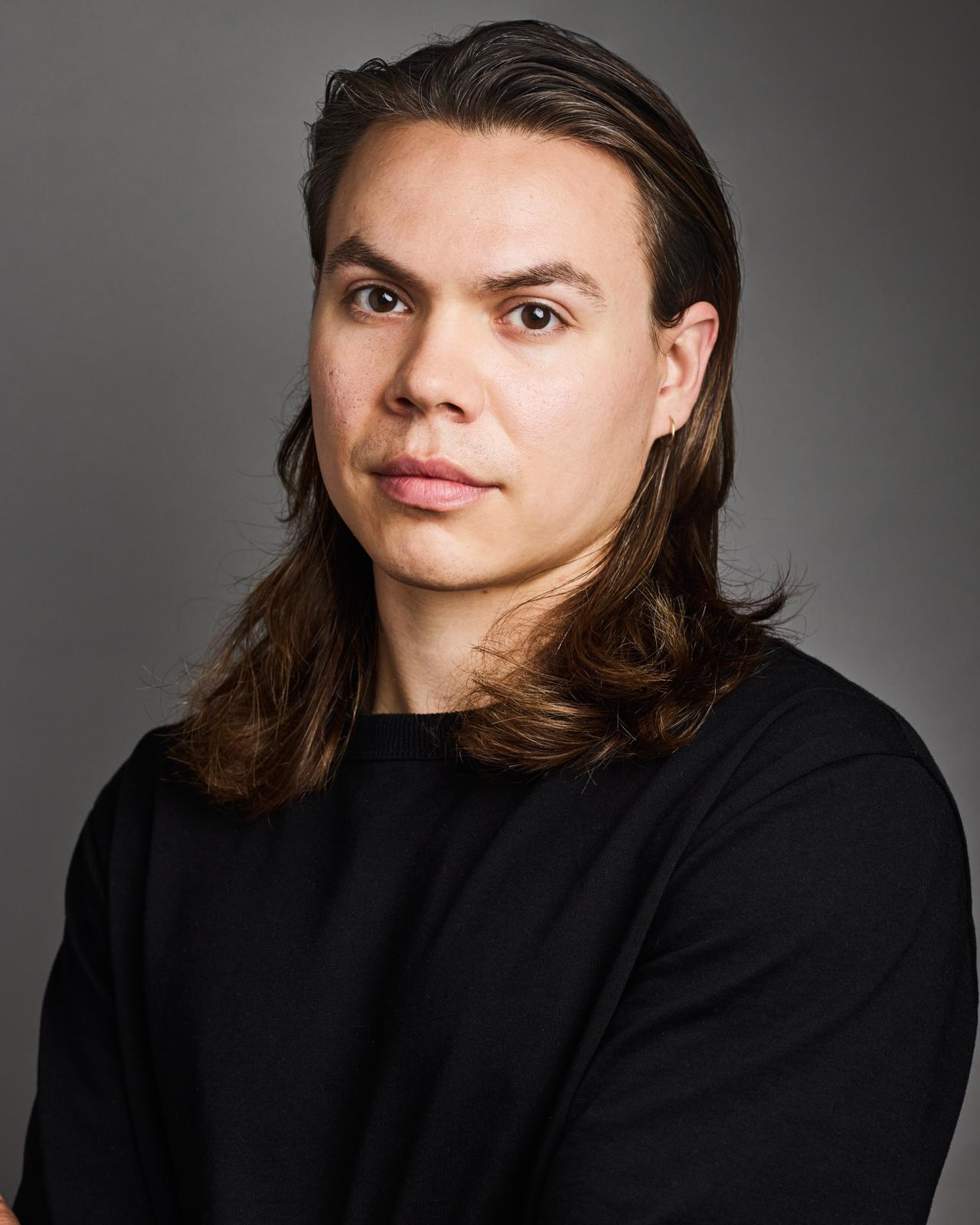 actor Wayne Burns large photo