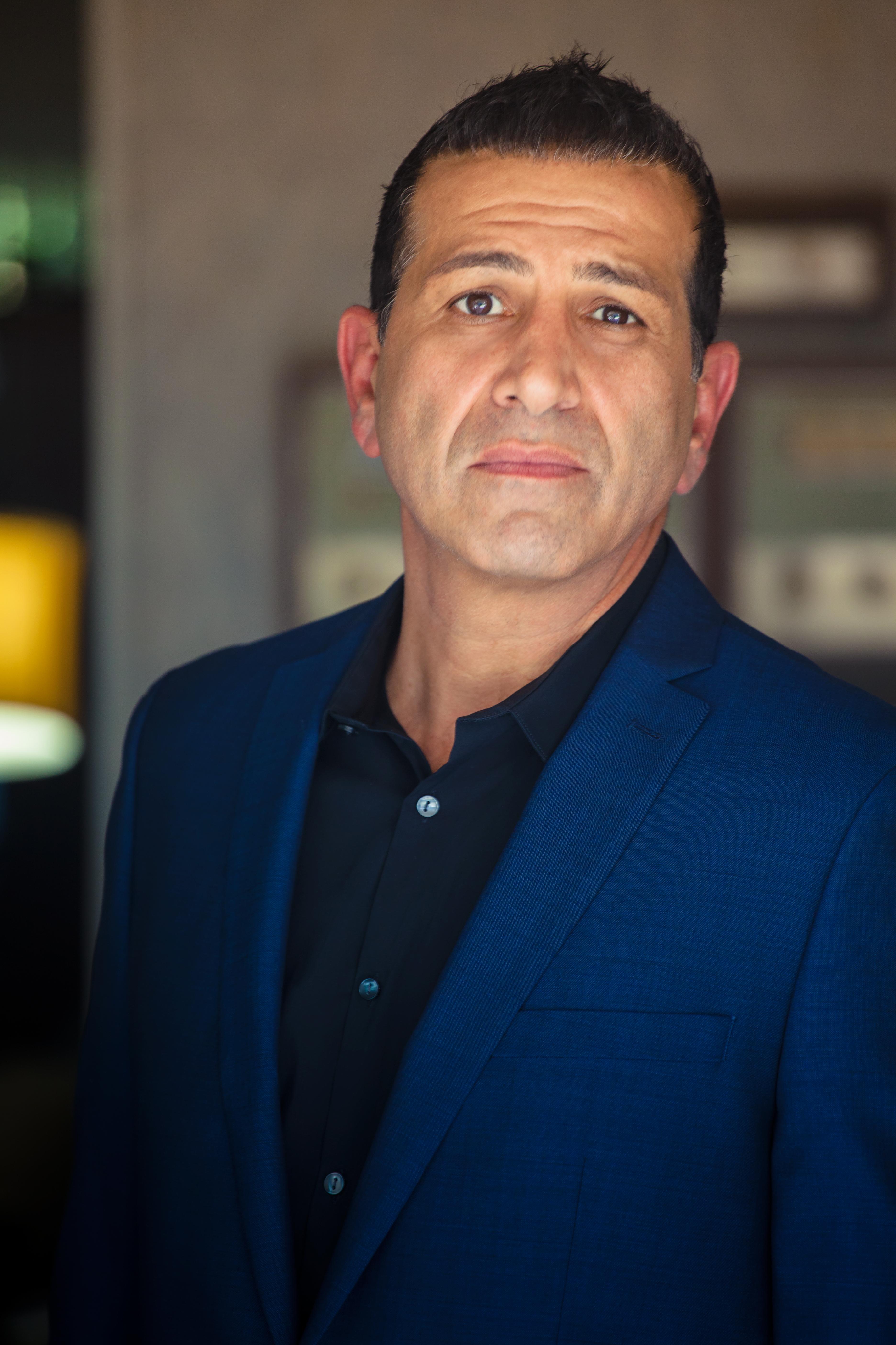 actor Anthony Batarse large photo