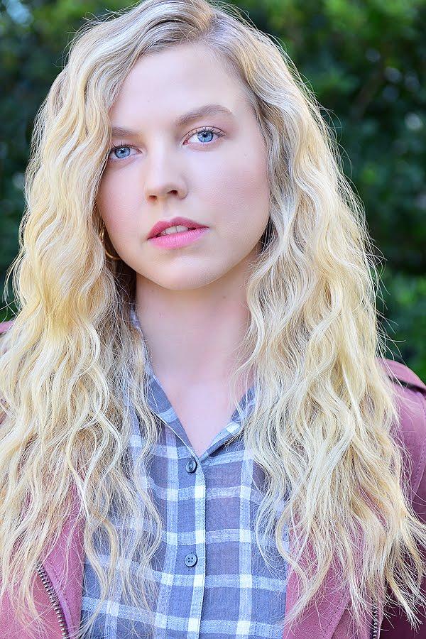 actor Olivia Ritchie large photo