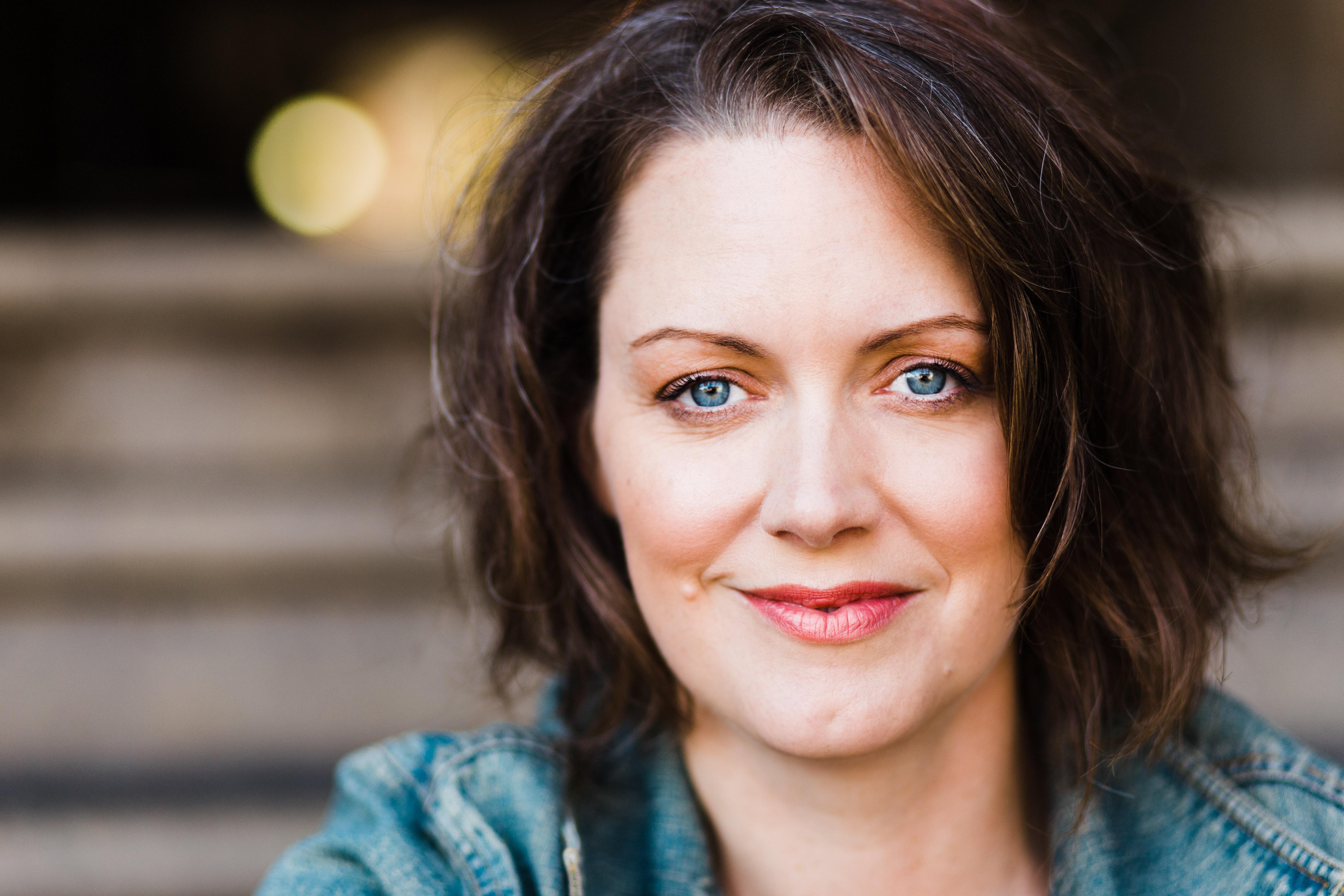 actor Claire McClanahan large photo