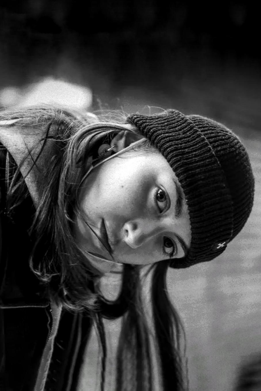 actor Maya Peters large photo