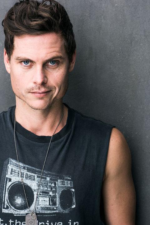 actor Gareth Koorzen large photo