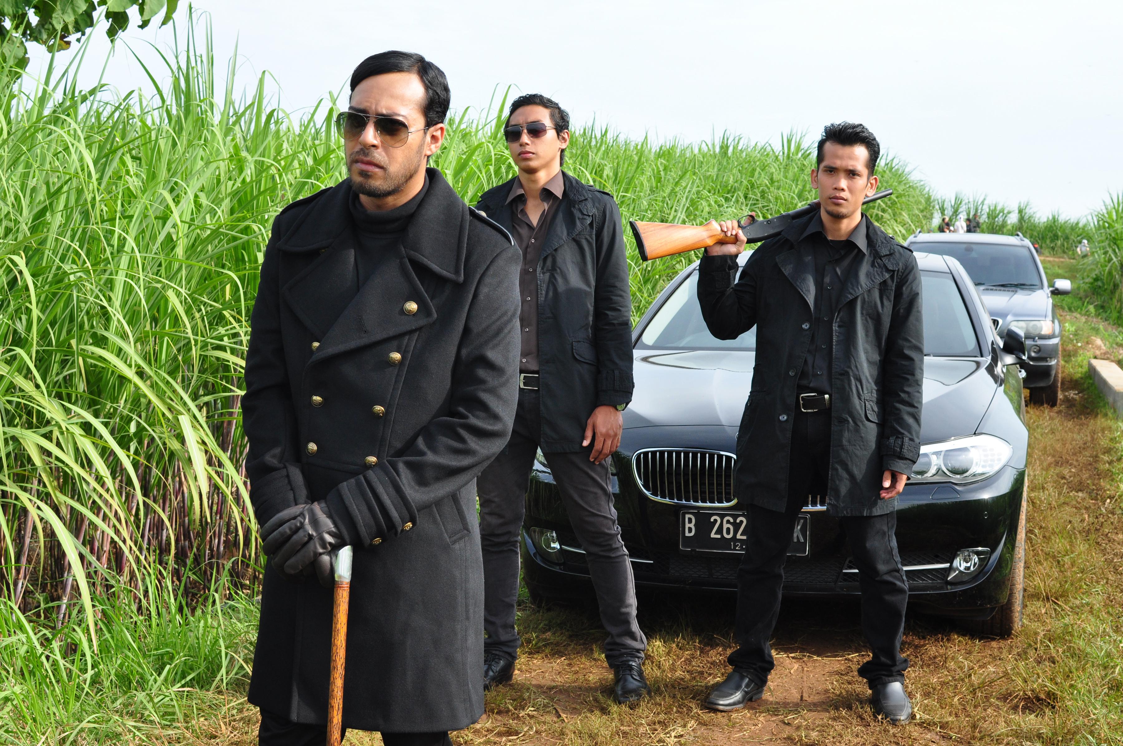 actor Alex Abbad large photo