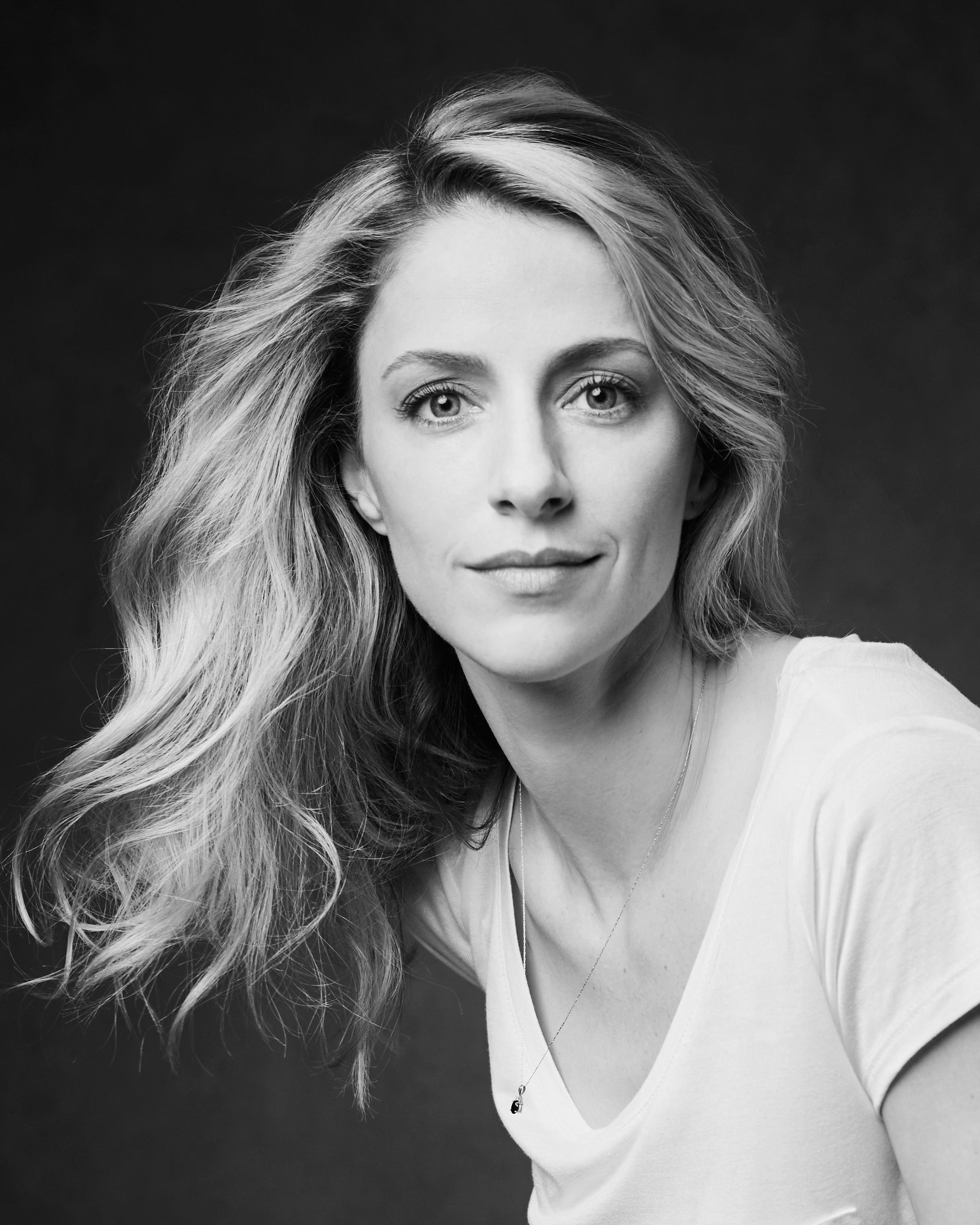 actor Erica Sweany large photo