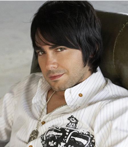 actor Beto Cuevas large photo