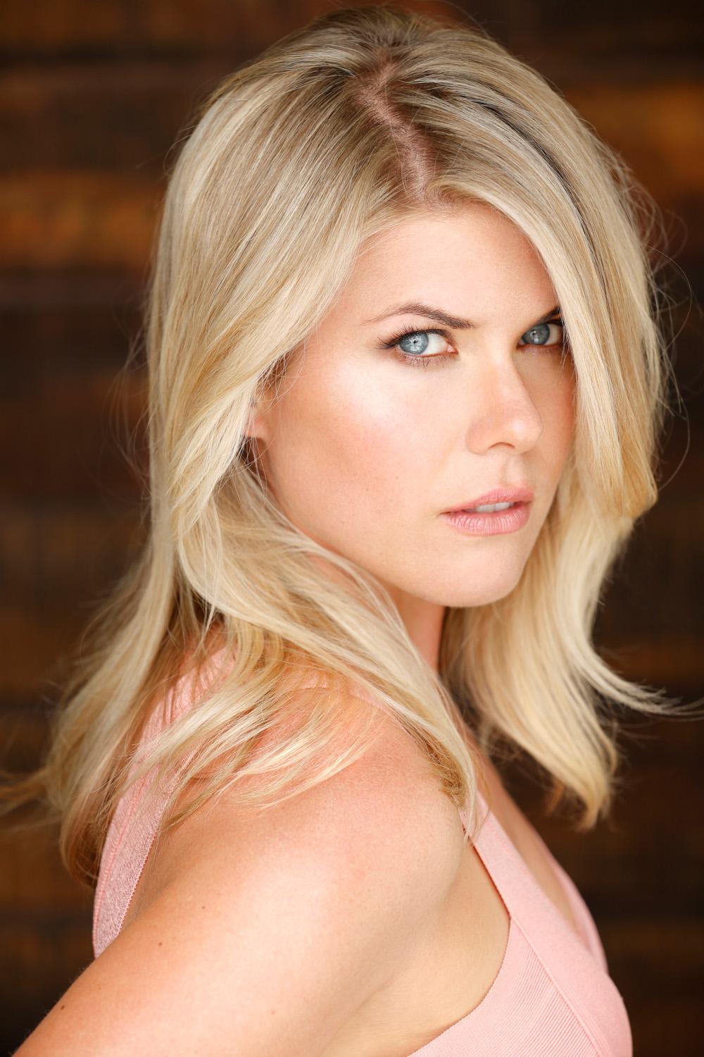 actor Amy Waller large photo