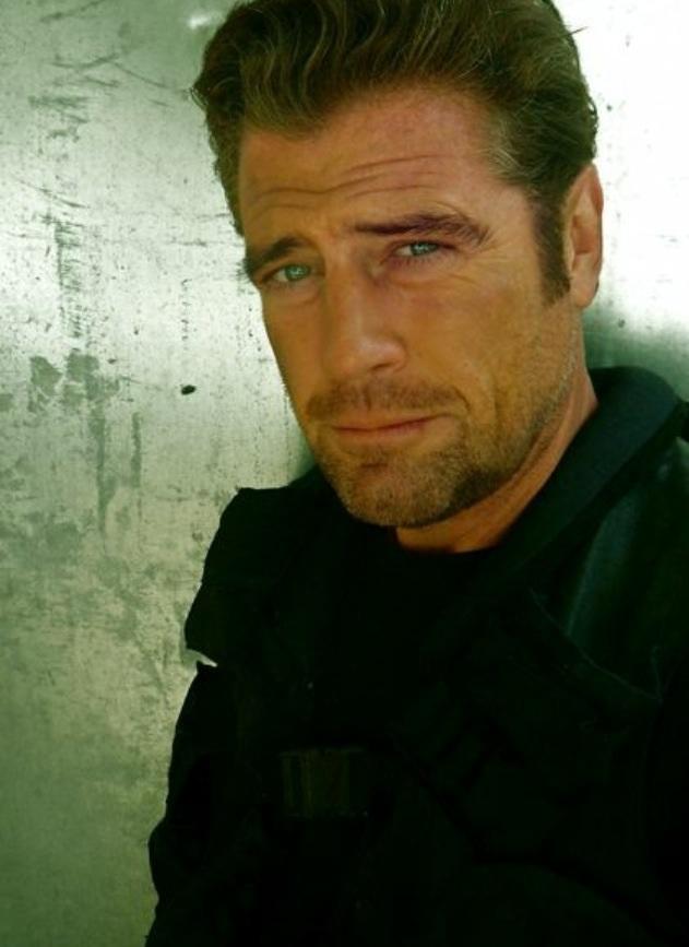 actor Steve Pound large photo