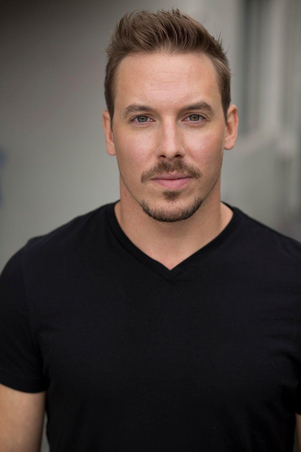 actor Logan Tarasoff large photo