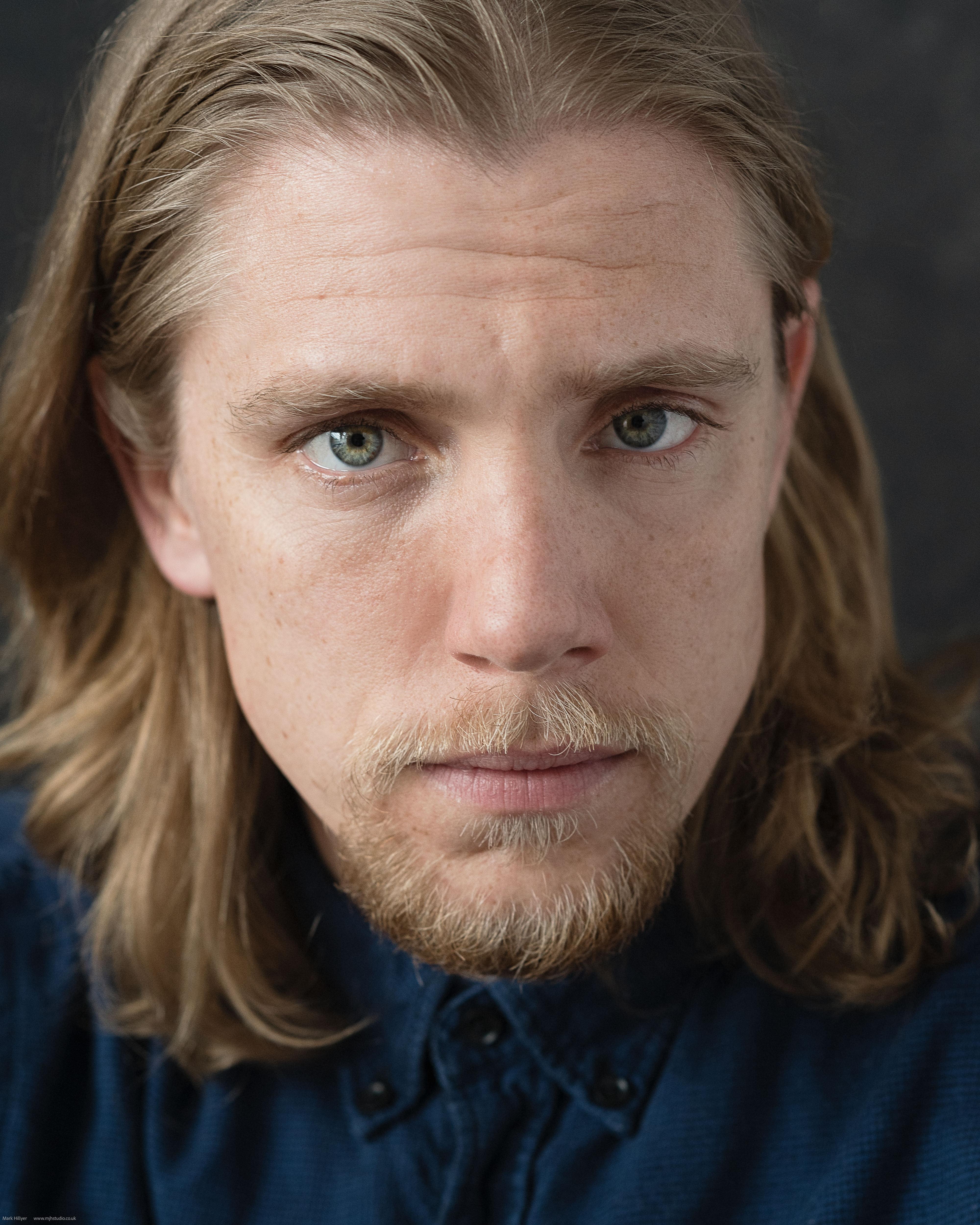 actor Ryan Hawley large photo