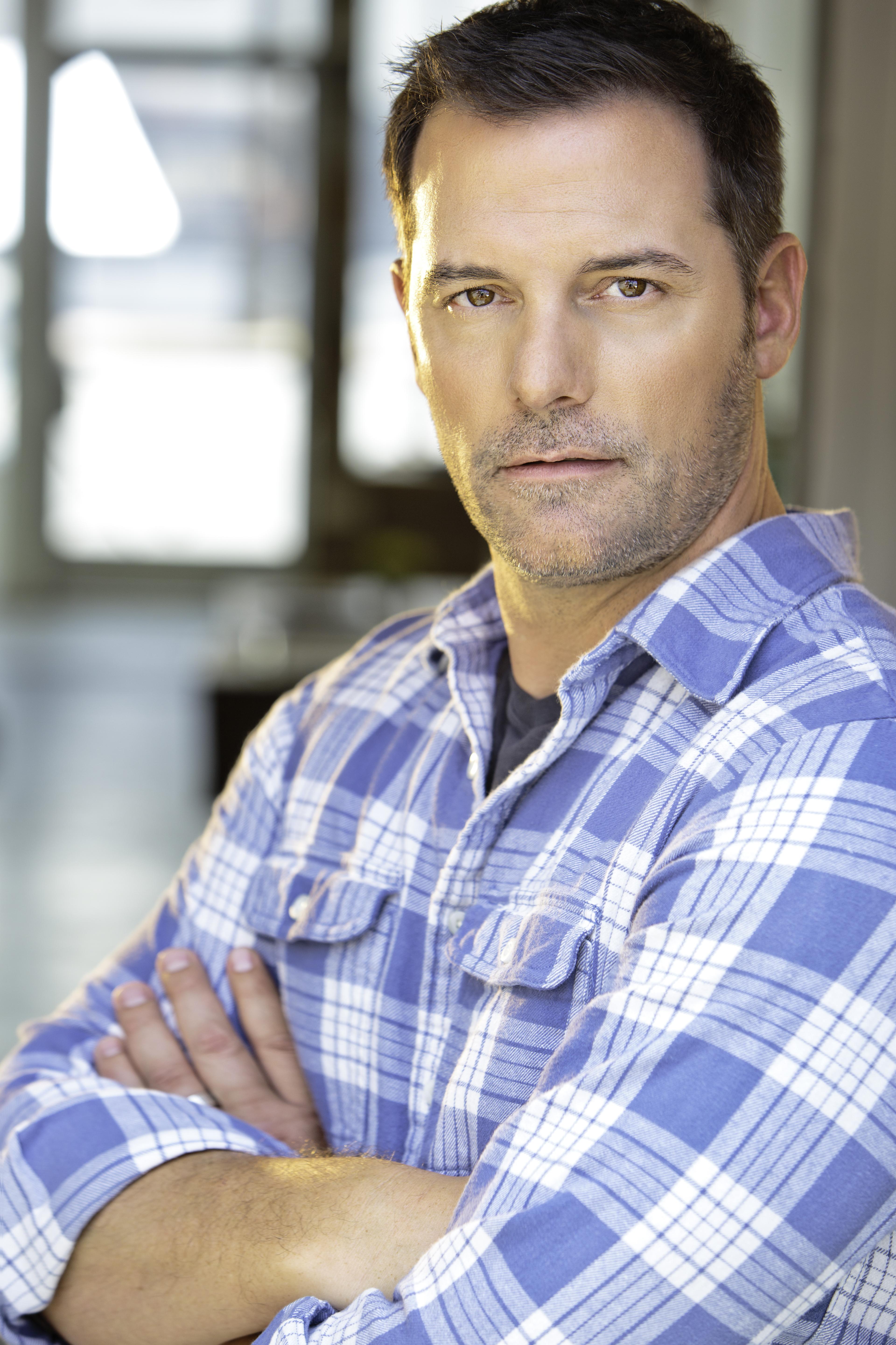 actor Elijah Mahar large photo