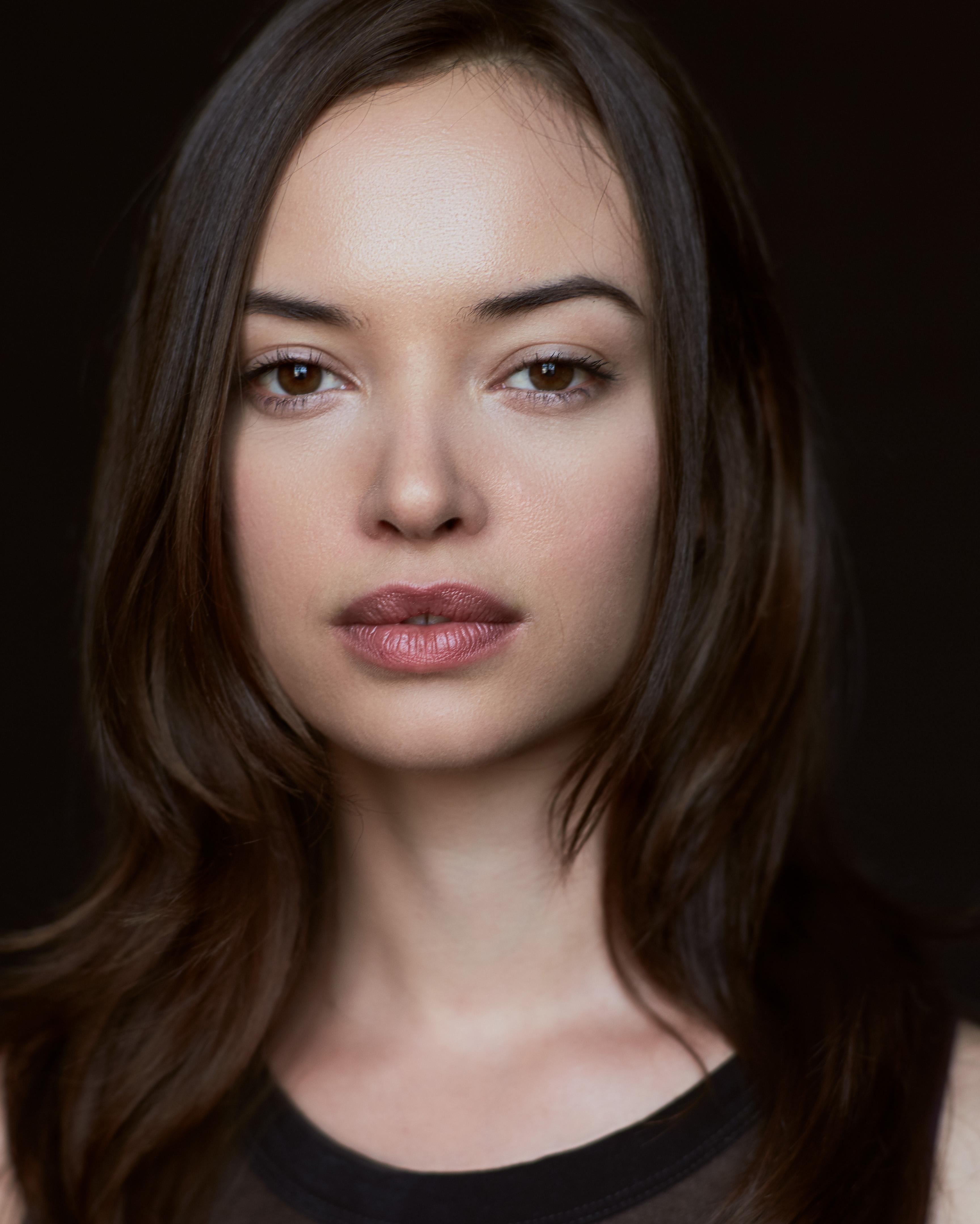 actor Julia Morrison large photo