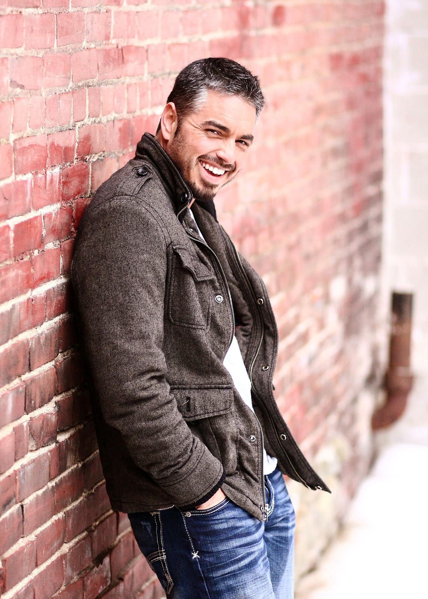 actor Benjamin Madrid large photo