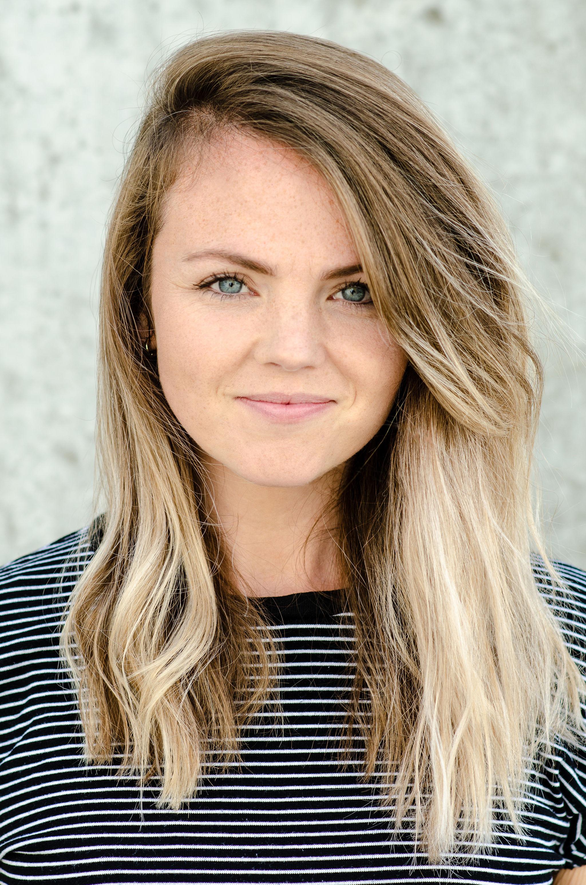 actor Katie Redford large photo