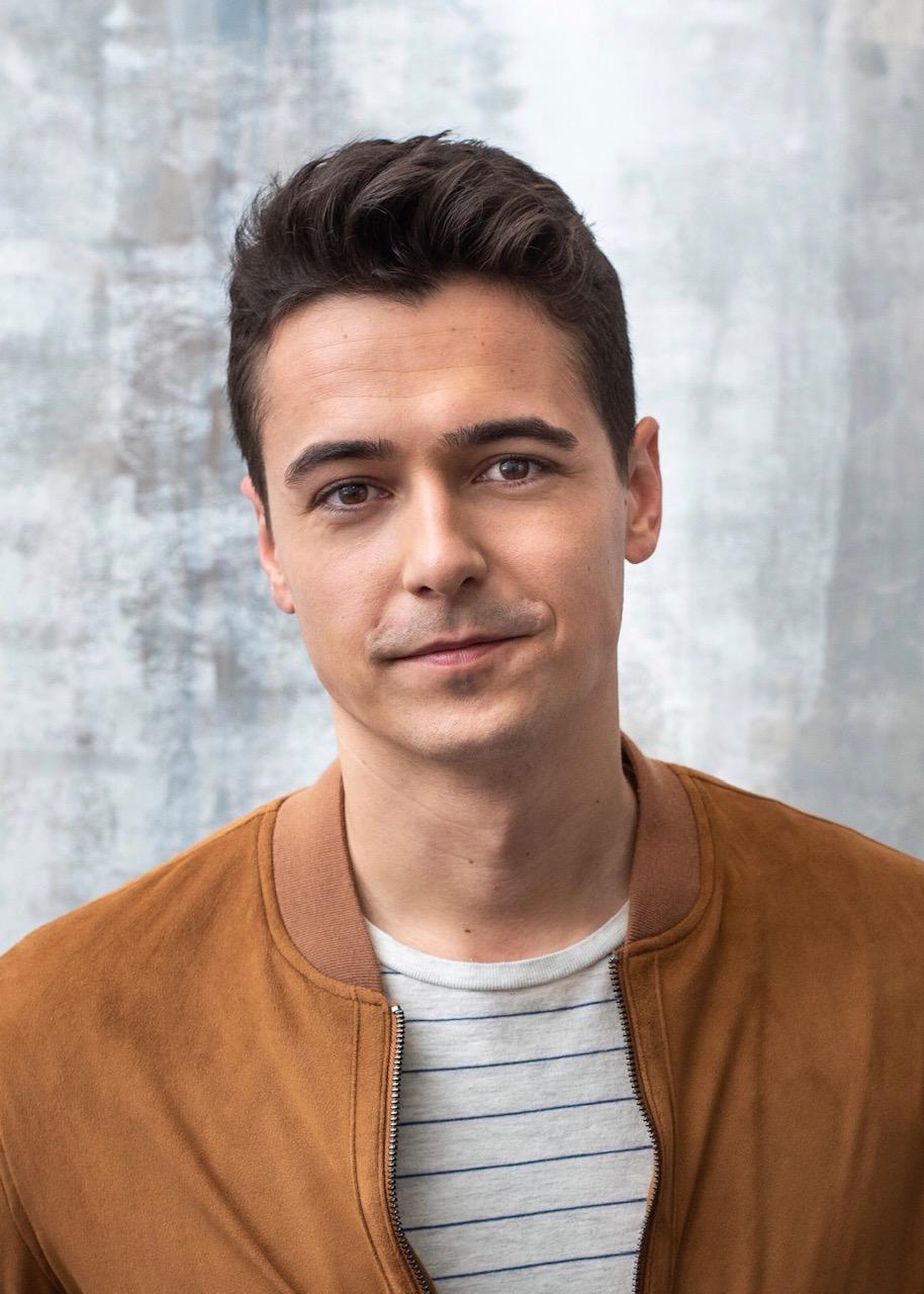 actor Tanner Zipchen large photo