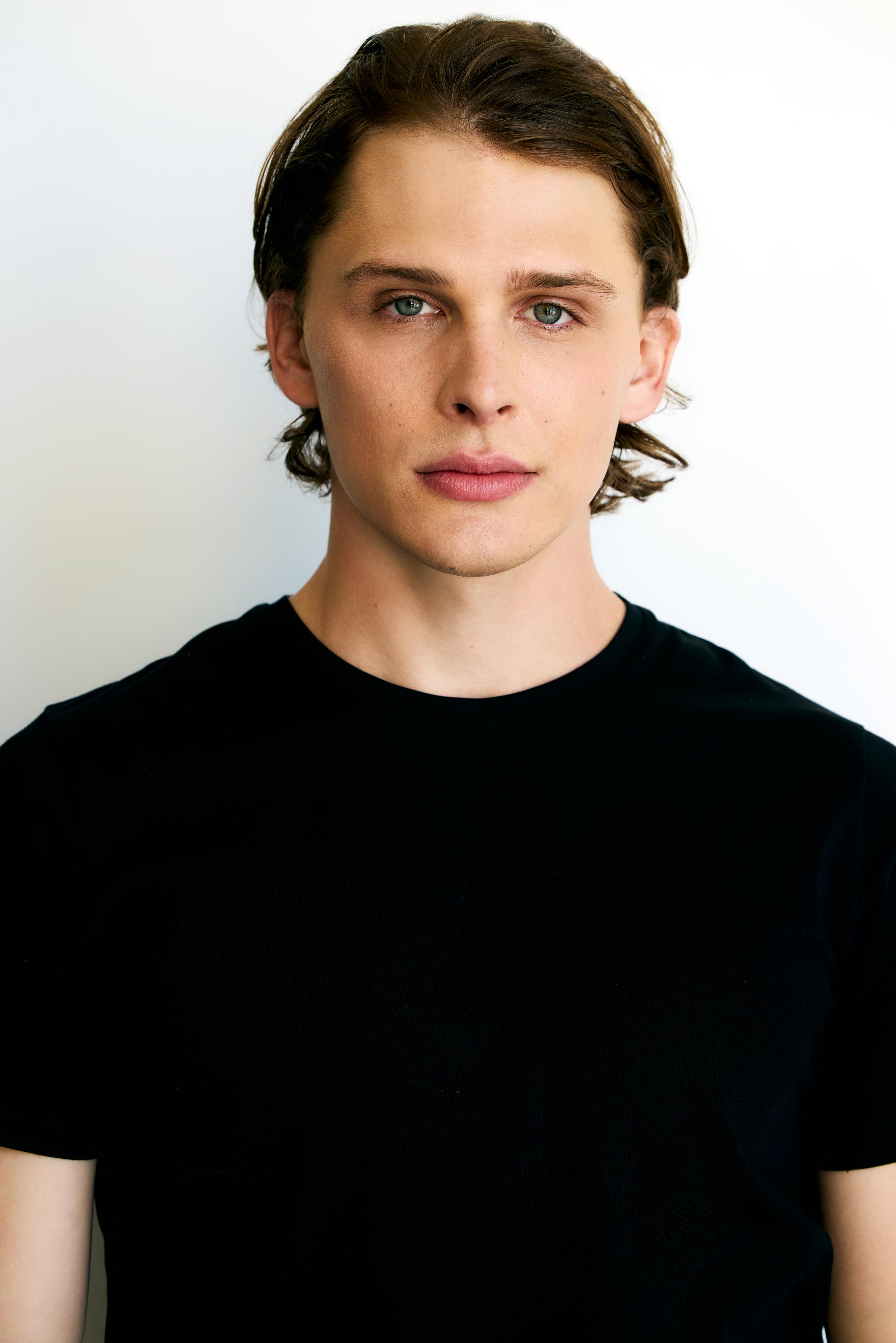 actor Blaine Maye large photo