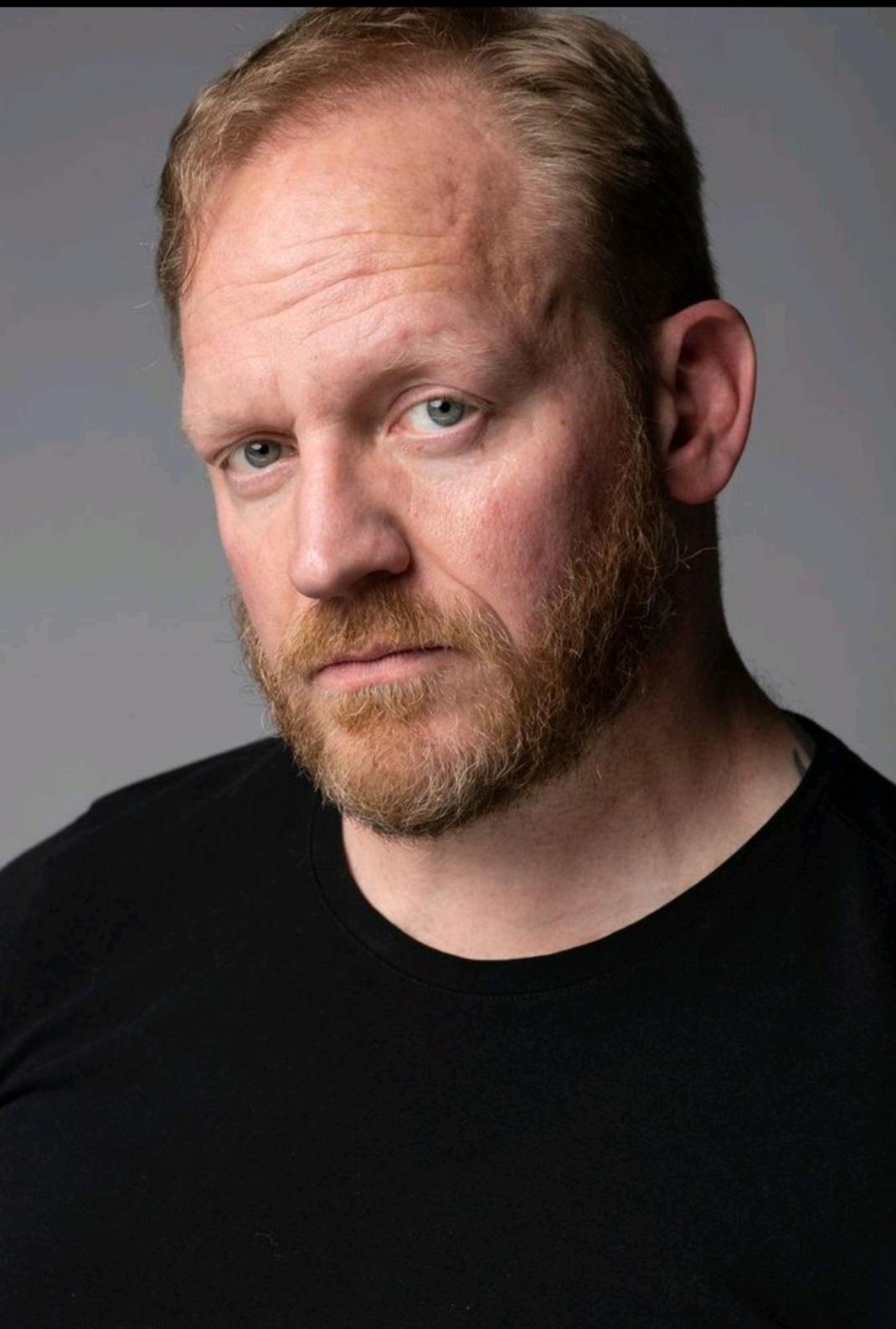 actor Tom Glynn large photo