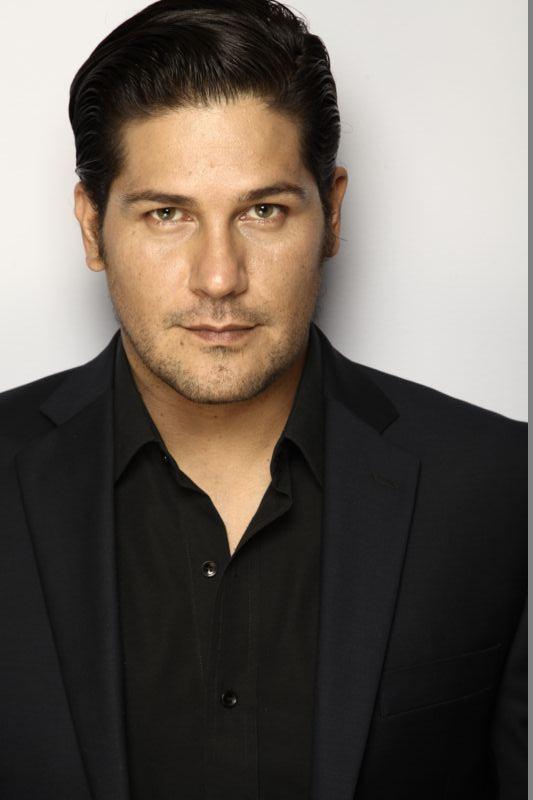 actor Roberto Cano large photo