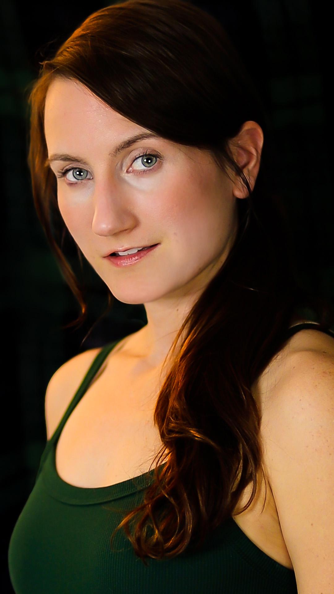 actor Kristin Mothersbaugh large photo