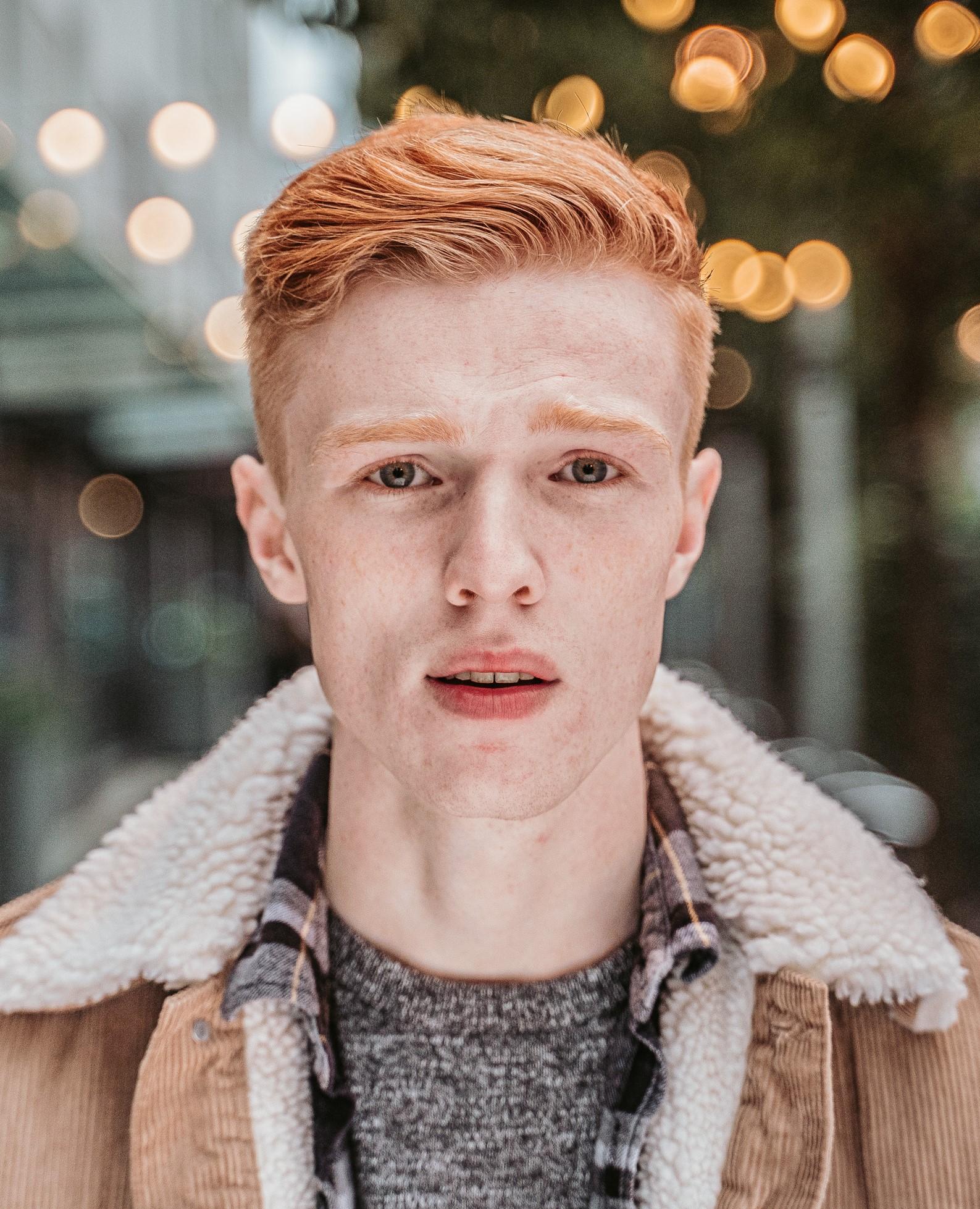 actor Peter Devlin large photo