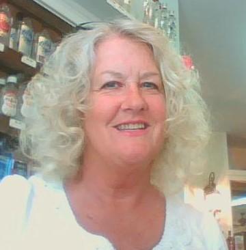 actor Deb Perkins large photo