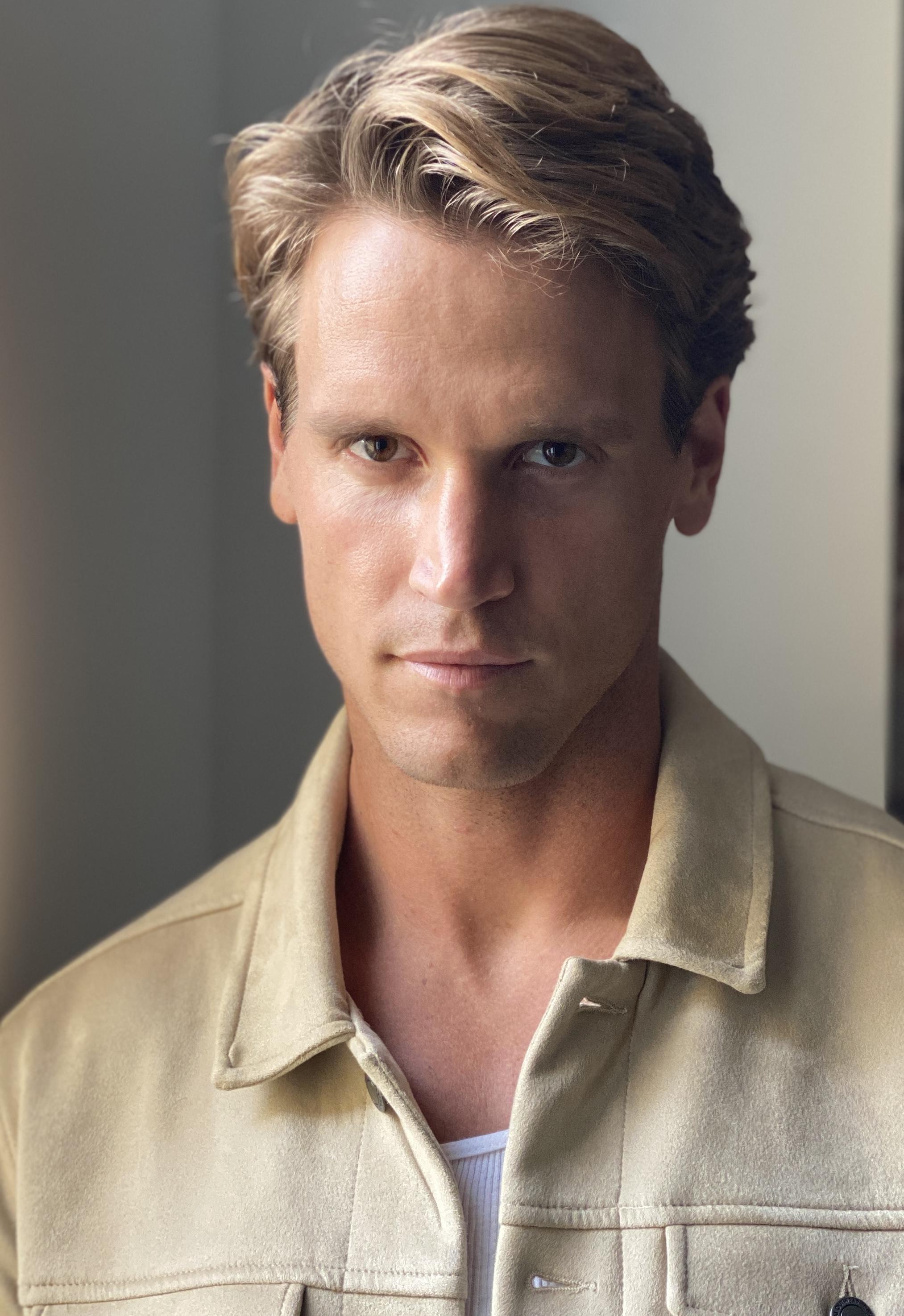 actor Trevor Van Uden large photo