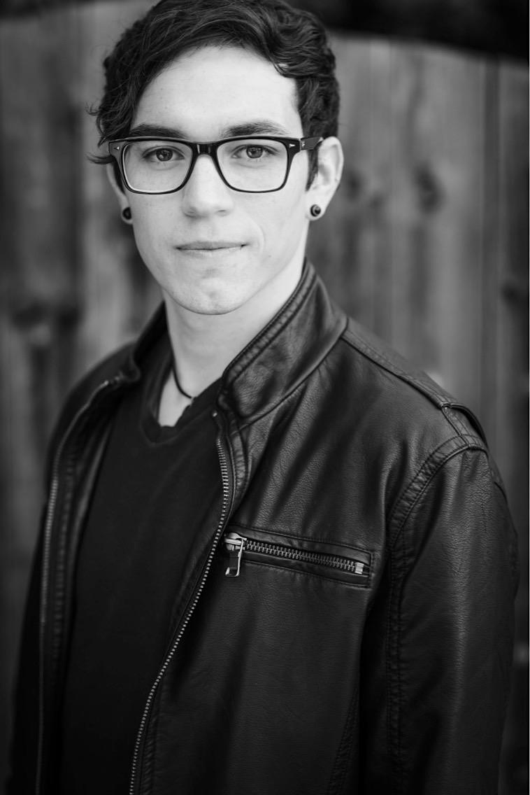 actor Noah Hunt large photo