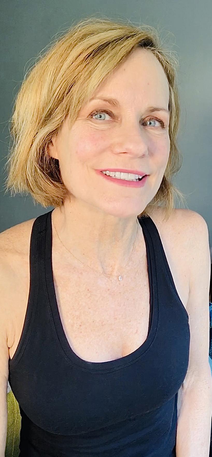 actor Kelly Ryan large photo