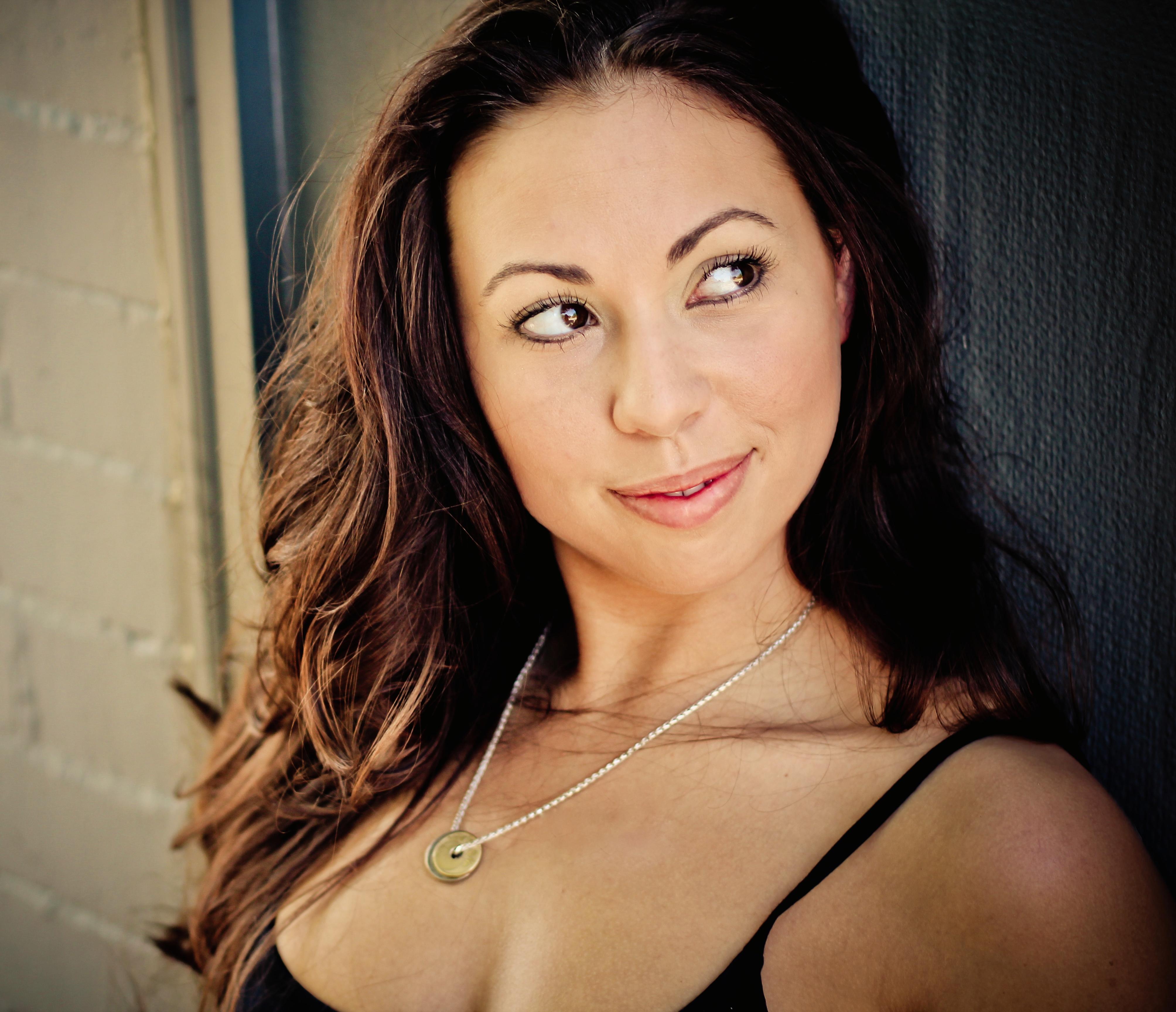 actor Melanie Brooke Sweeney large photo